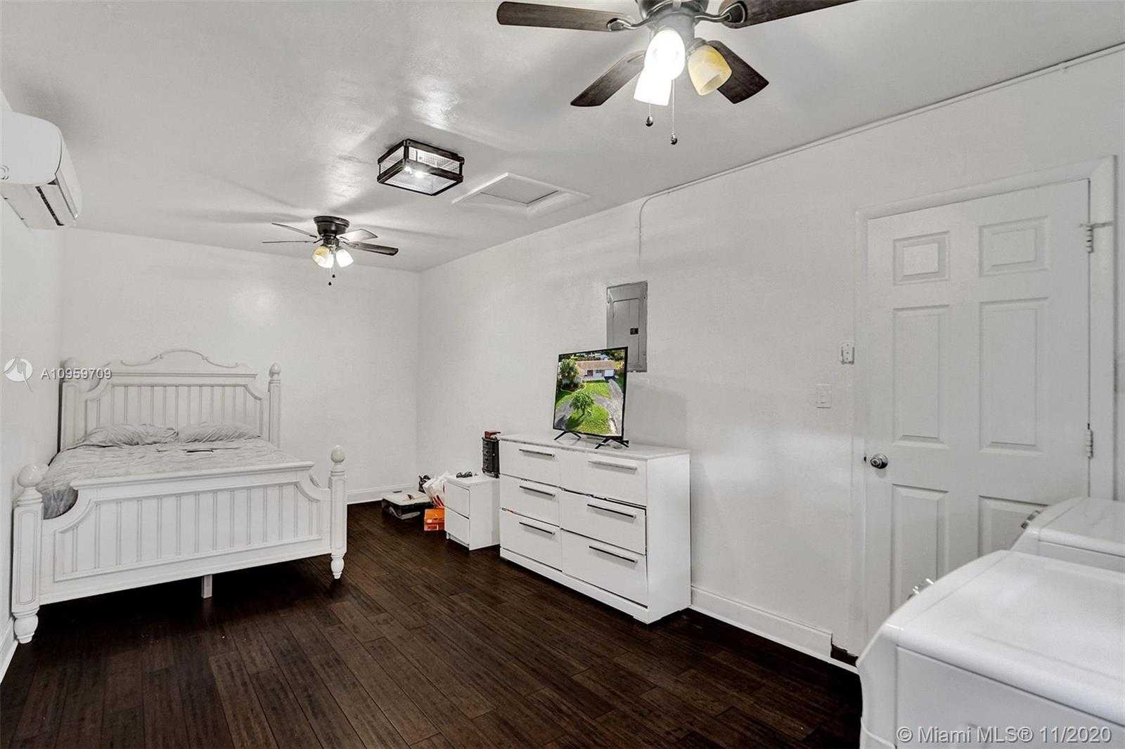Small Image of 8860 NORTH WEST 16TH ST, Pembroke Pines Number 19