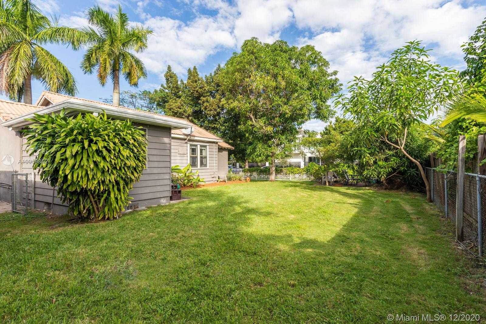 Small Image of 2400 SOUTH WEST 25TH TER, Miami Number 21