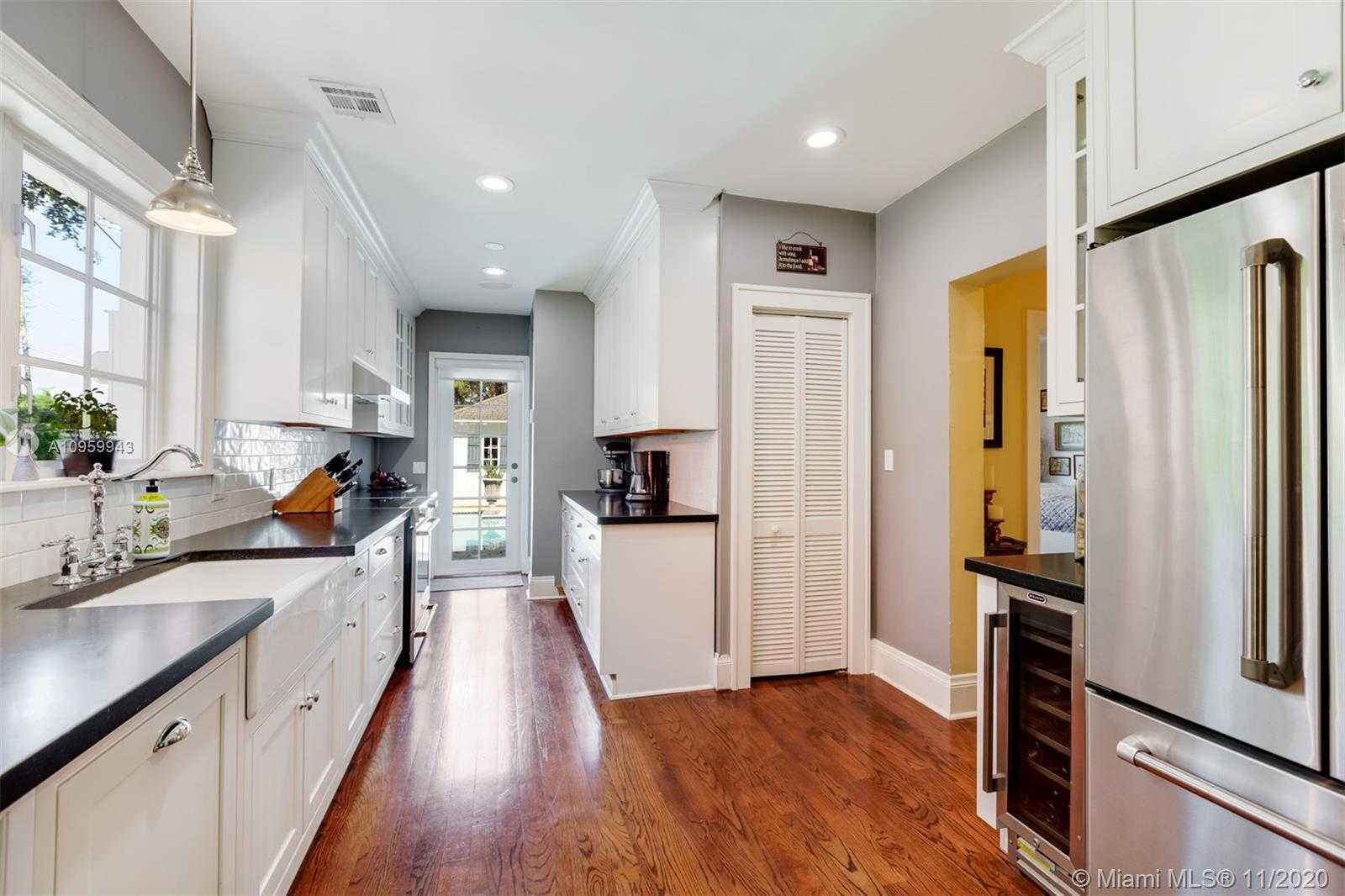 Small Image of 285 NORTH EAST 105TH ST, Miami Shores Number 12