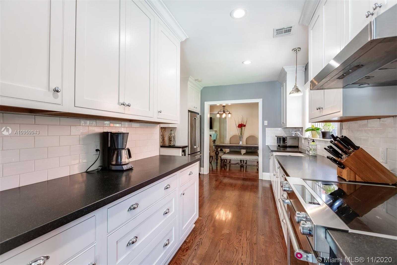 Small Image of 285 NORTH EAST 105TH ST, Miami Shores Number 13