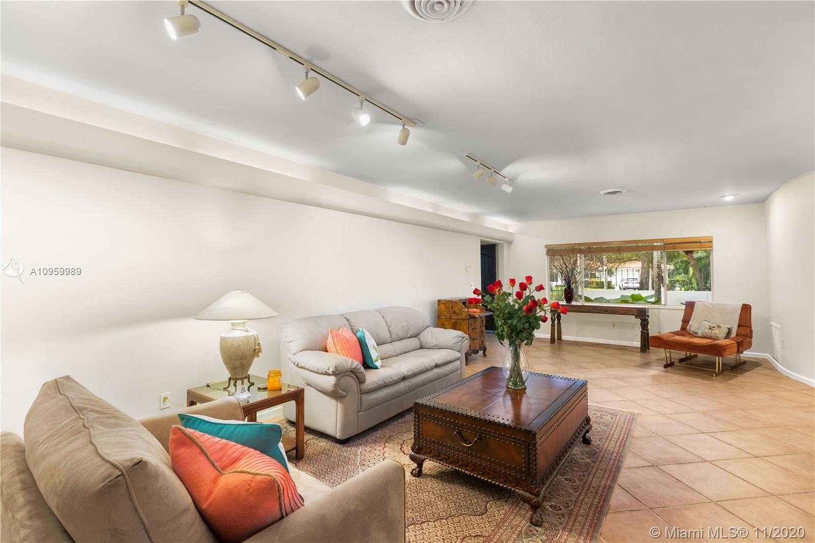 Small Image of 439 HARDEE RD, Coral Gables Number 12
