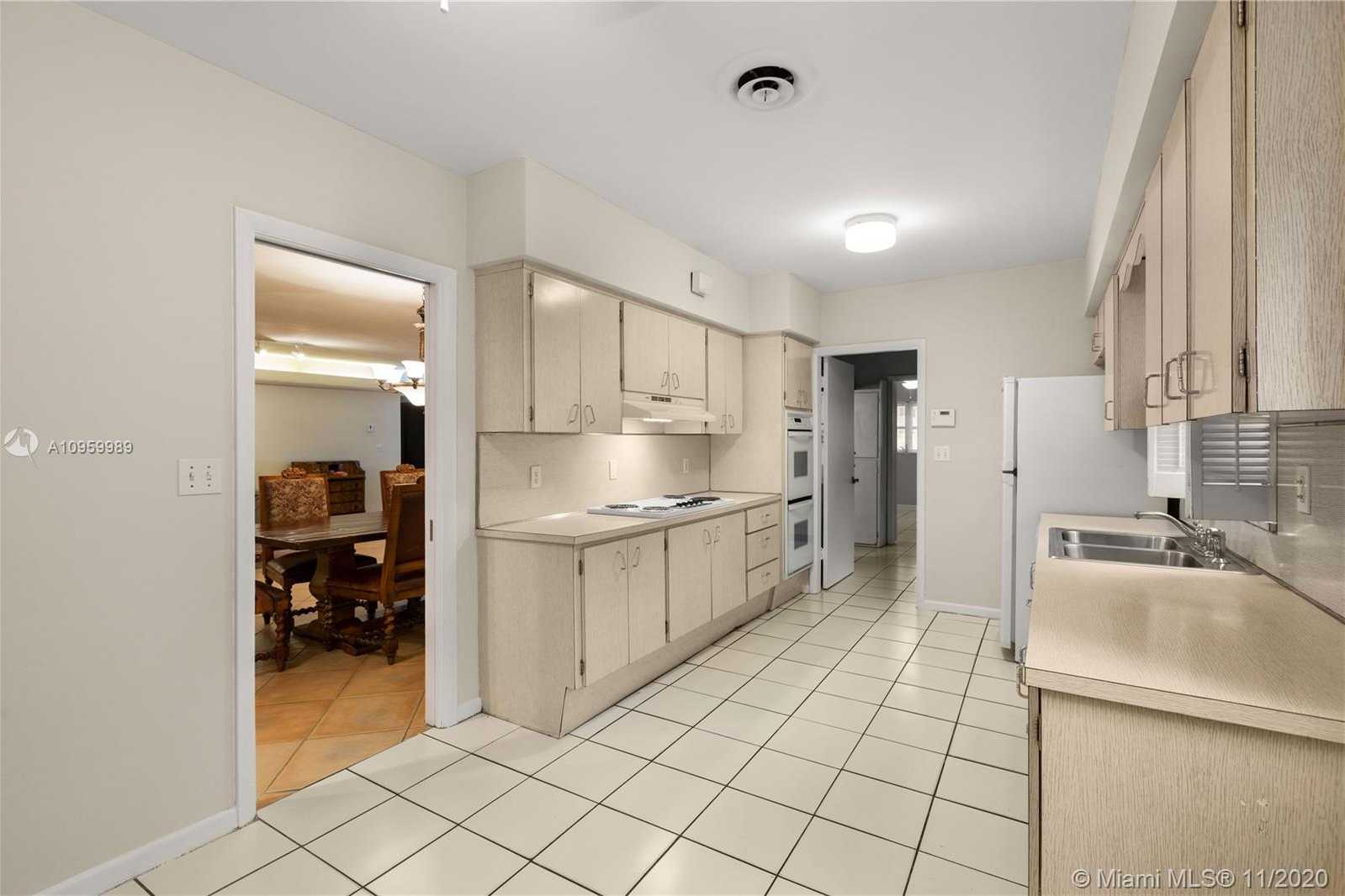 Small Image of 439 HARDEE RD, Coral Gables Number 15