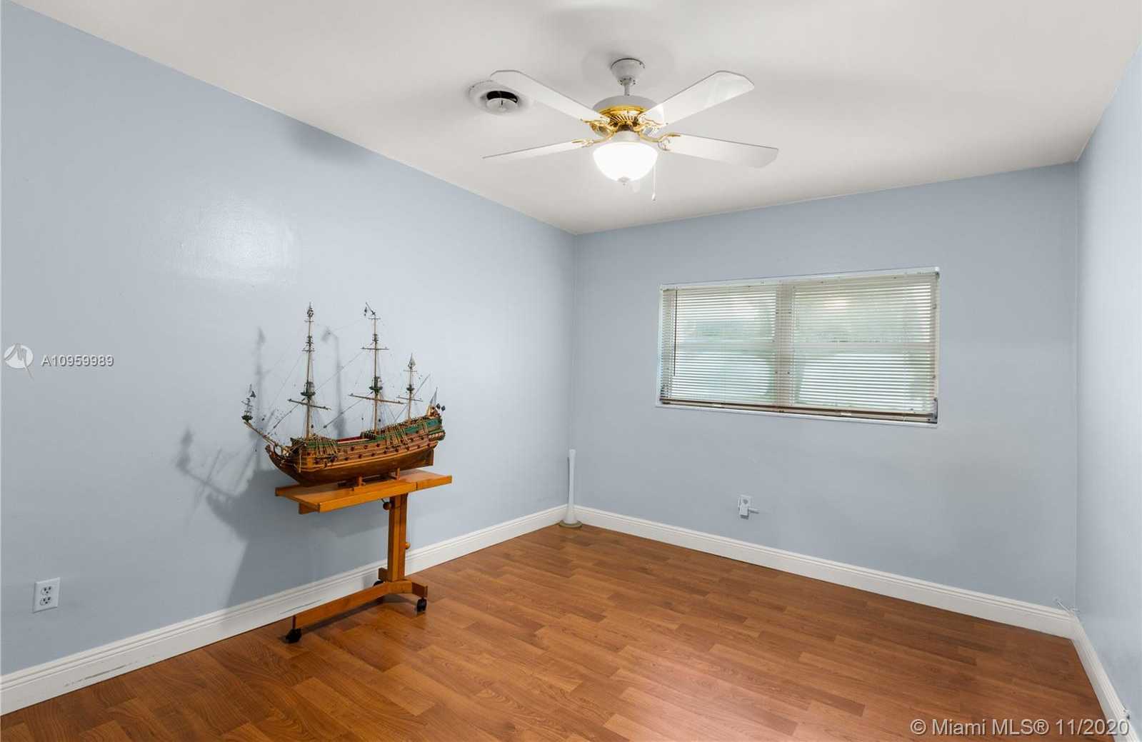 Small Image of 439 HARDEE RD, Coral Gables Number 27