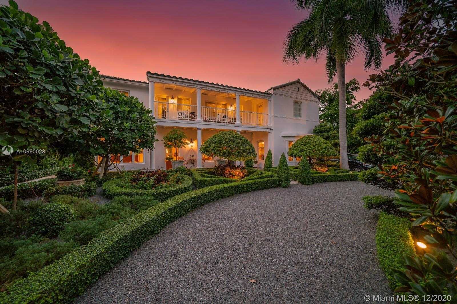 Small Image of 2534 FLAMINGO DR, Miami Beach Number 2