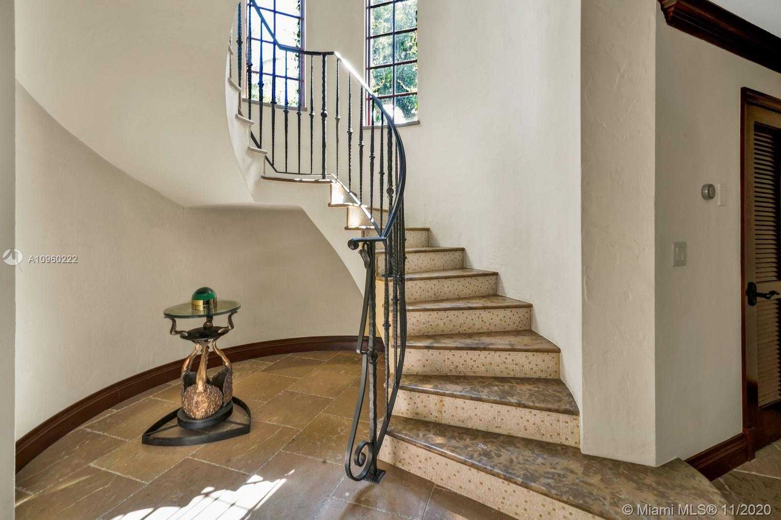 Small Image of 5645 NORTH BAY RD, Miami Beach Number 10