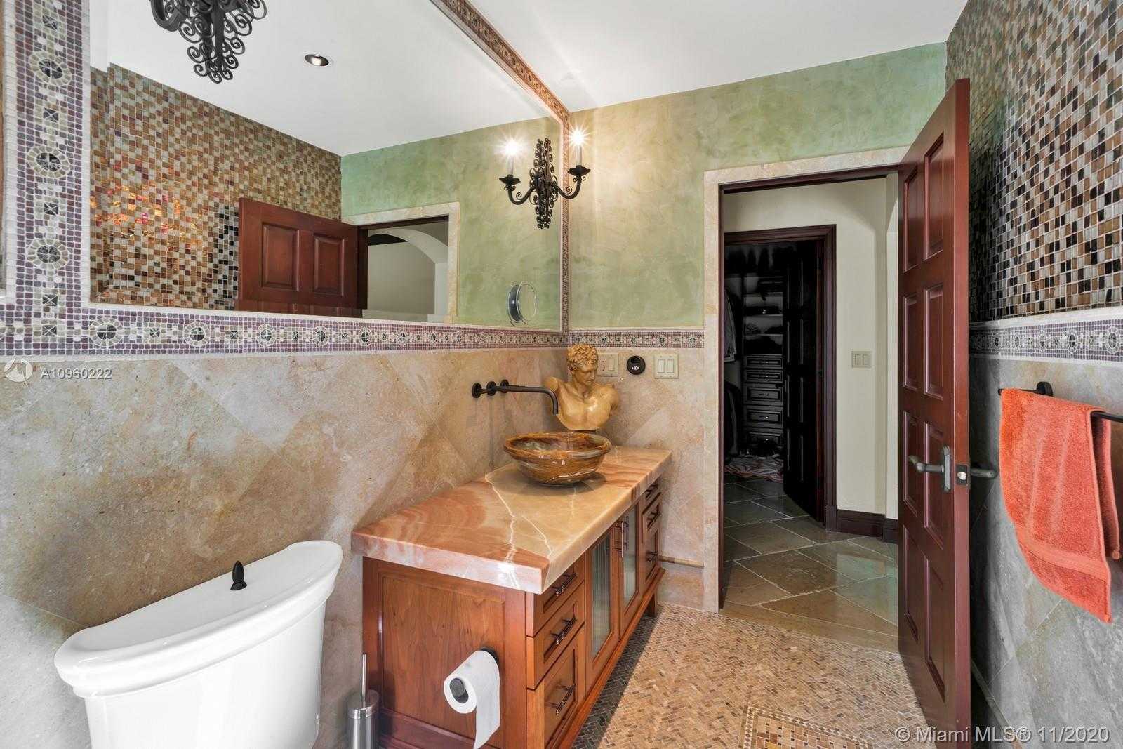 Small Image of 5645 NORTH BAY RD, Miami Beach Number 15