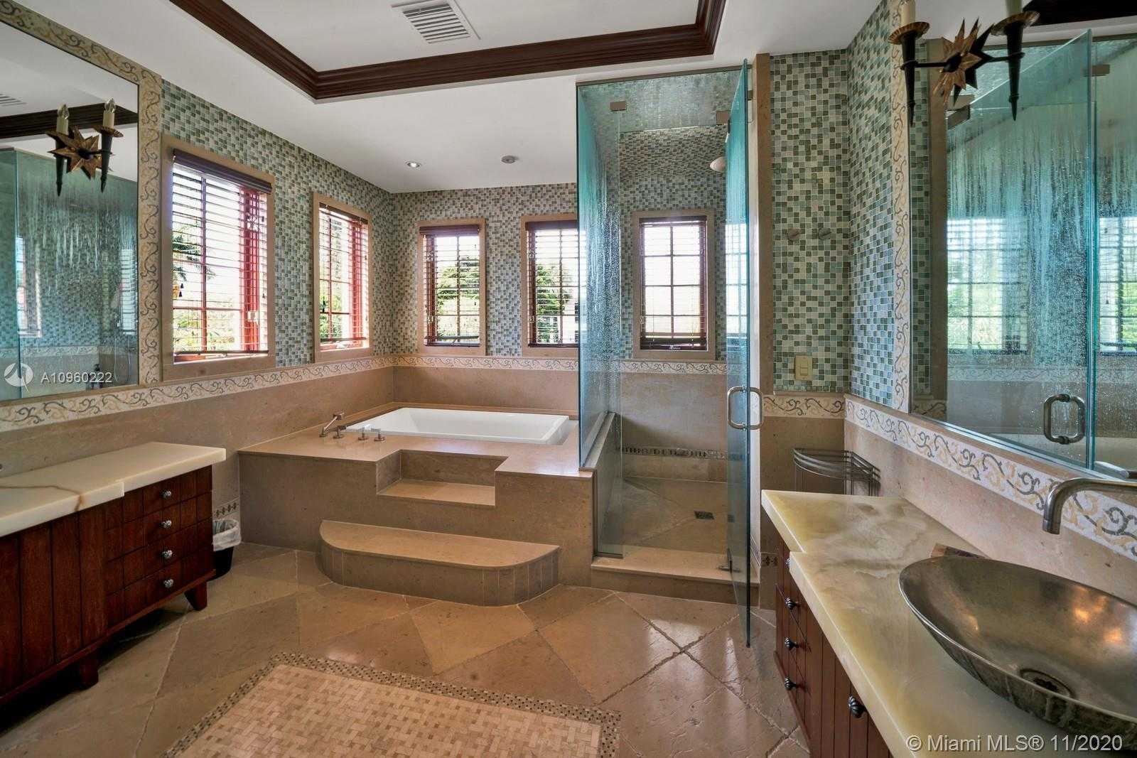 Small Image of 5645 NORTH BAY RD, Miami Beach Number 21