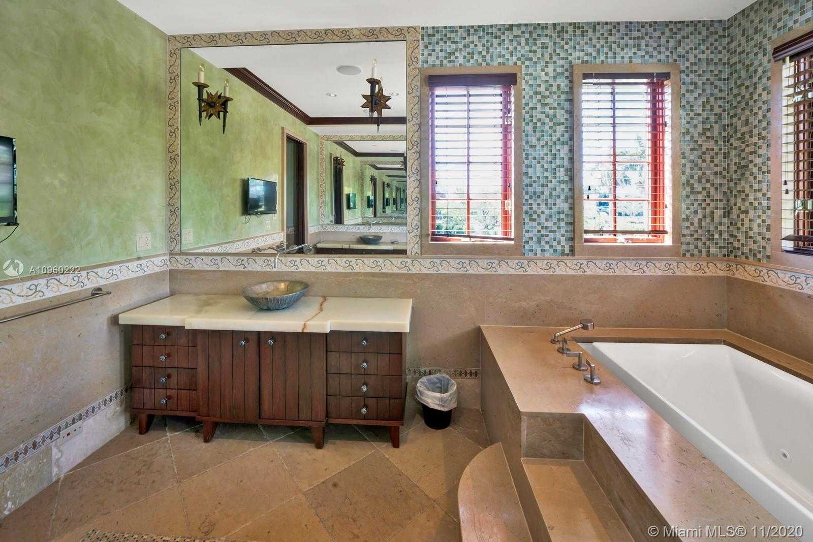 Small Image of 5645 NORTH BAY RD, Miami Beach Number 22