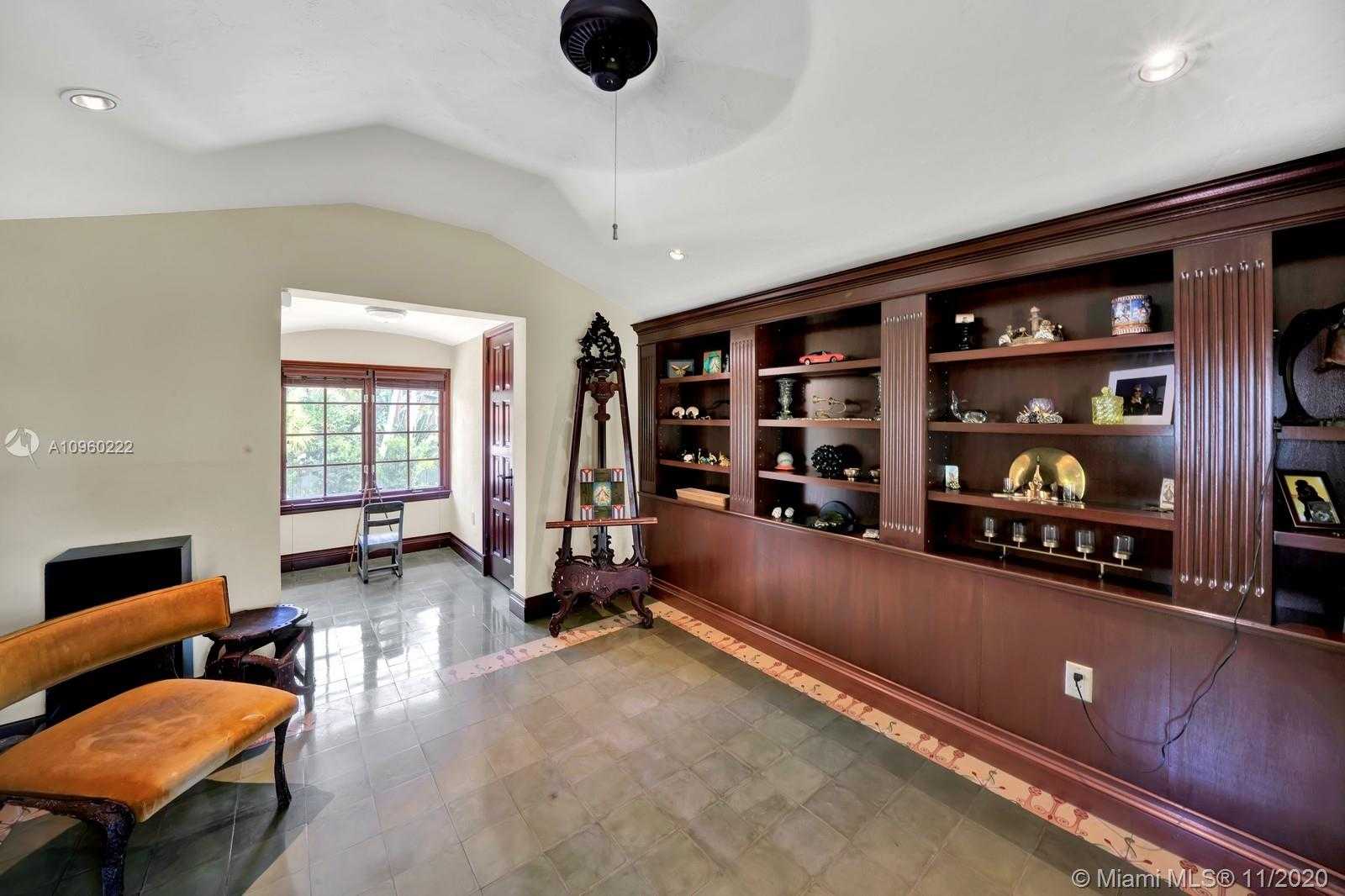 Small Image of 5645 NORTH BAY RD, Miami Beach Number 24