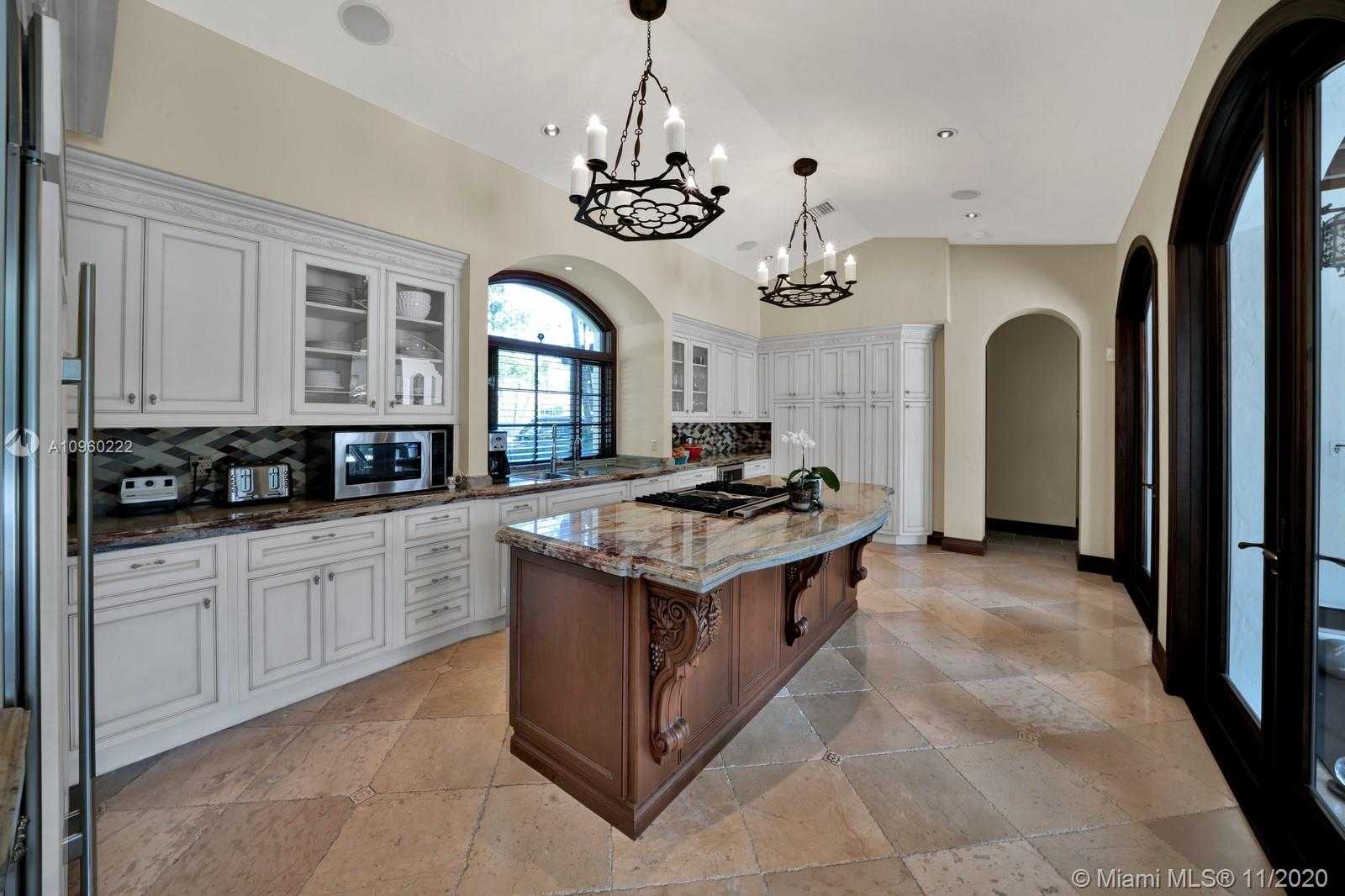 Small Image of 5645 NORTH BAY RD, Miami Beach Number 25