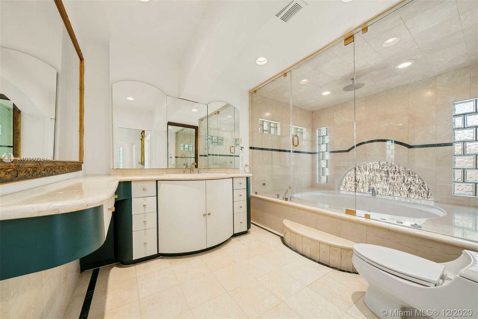 Small Image of 6145 PINE TREE DR, Miami Beach Number 17