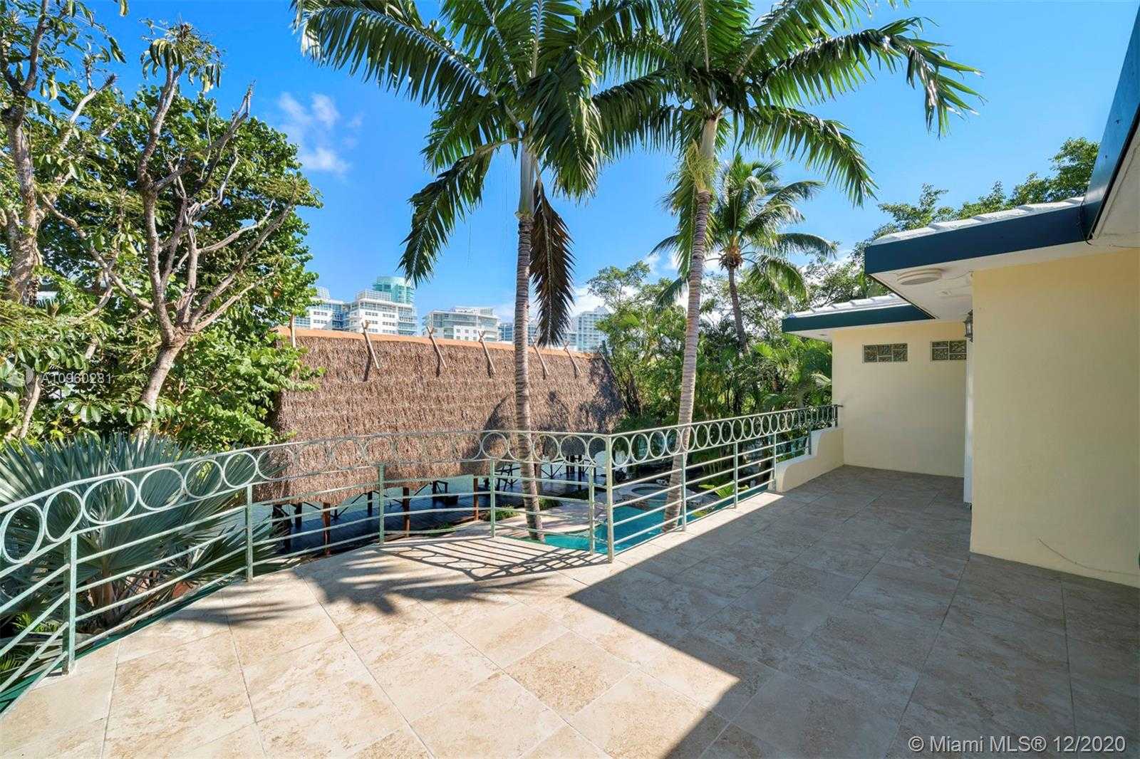 Small Image of 6145 PINE TREE DR, Miami Beach Number 24