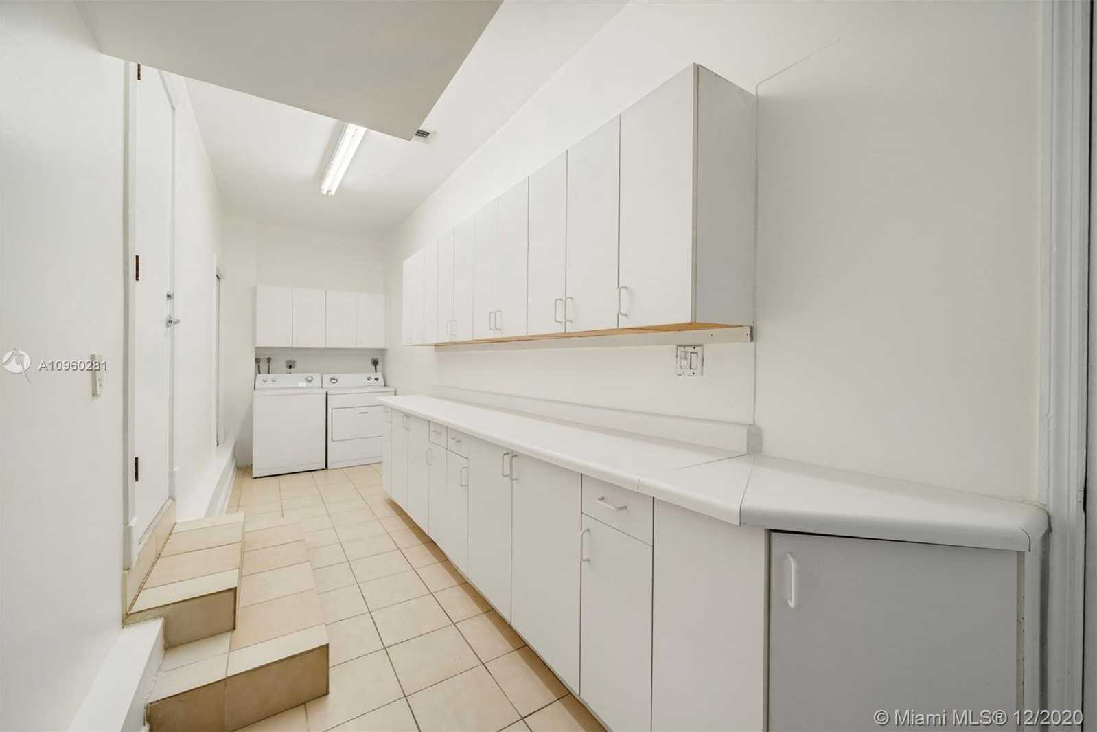 Small Image of 6145 PINE TREE DR, Miami Beach Number 28