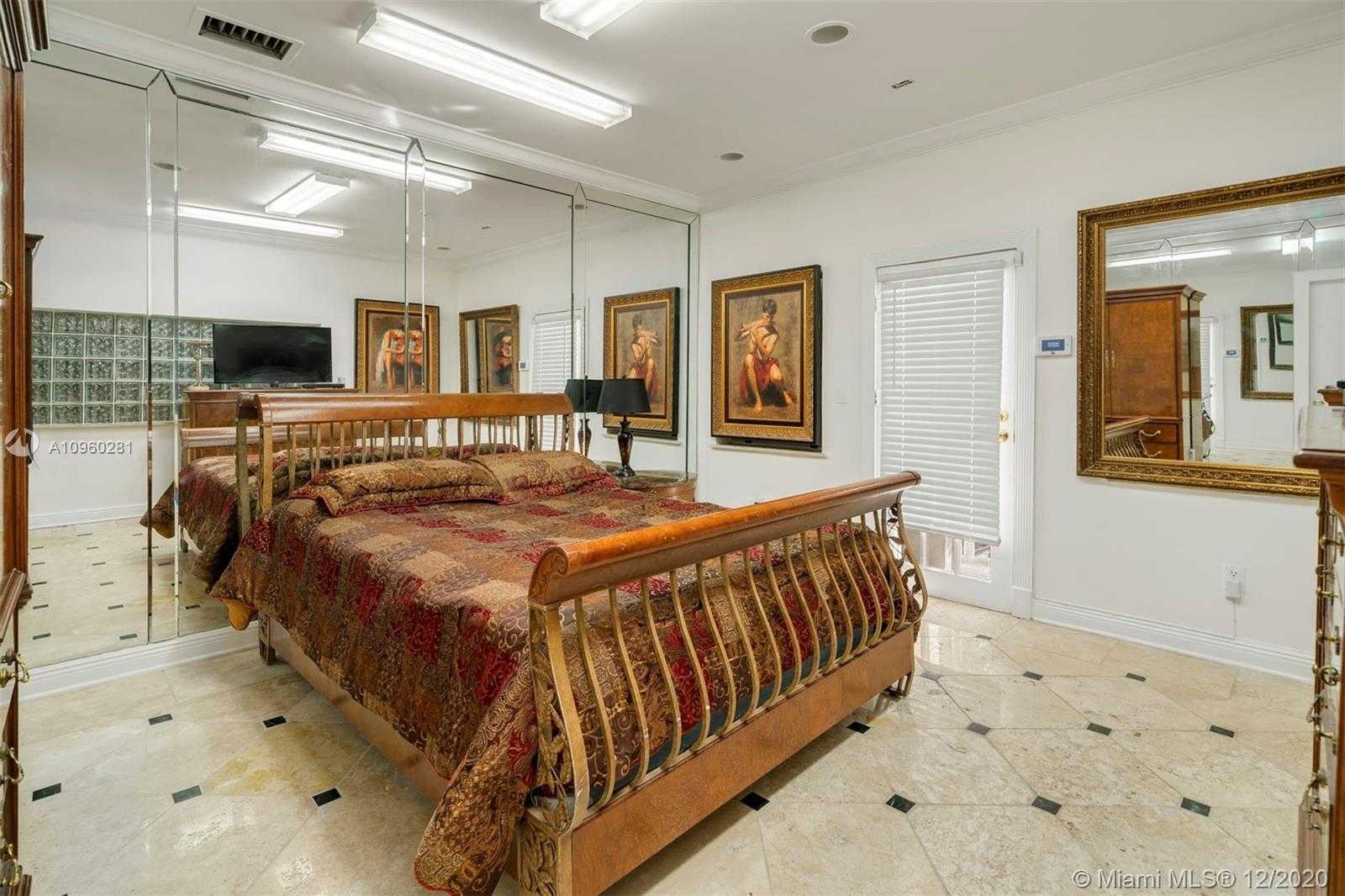 Small Image of 6145 PINE TREE DR, Miami Beach Number 33