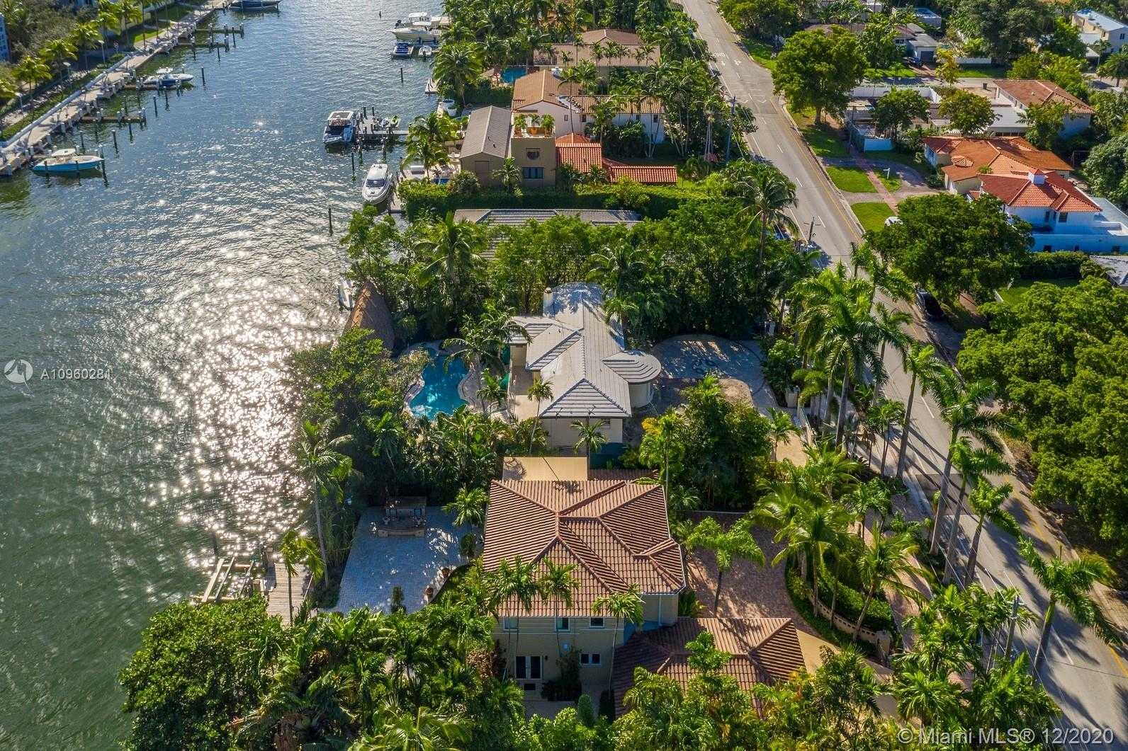 Small Image of 6145 PINE TREE DR, Miami Beach Number 45