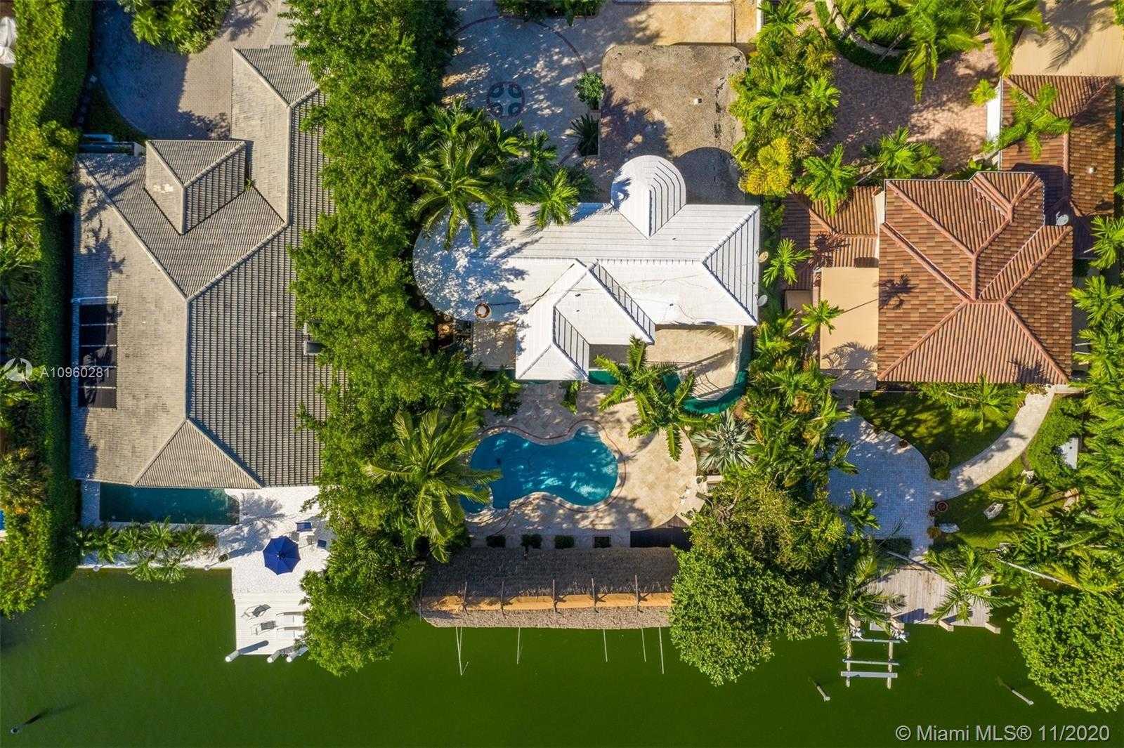 Small Image of 6145 PINE TREE DR, Miami Beach Number 65