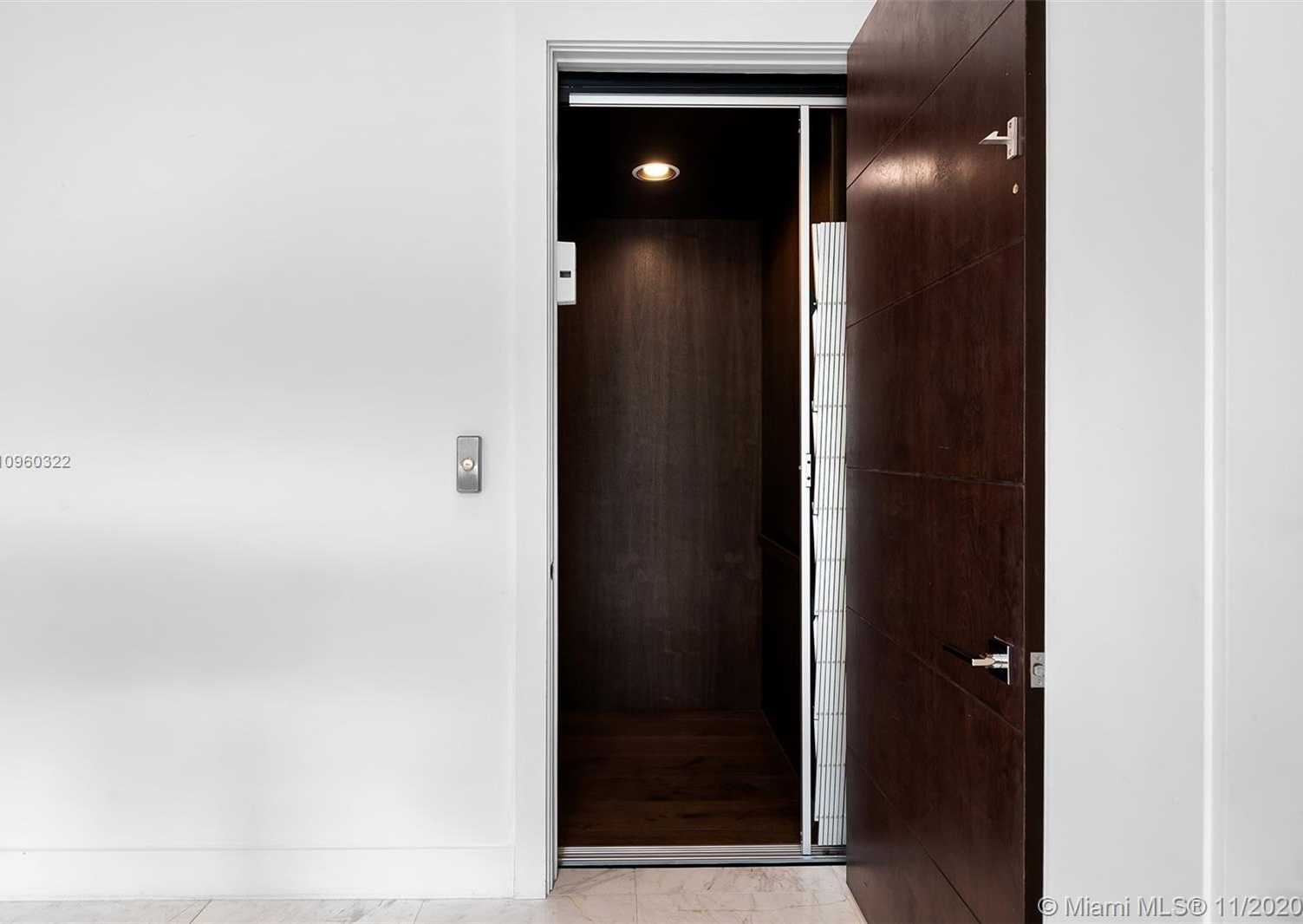 Small Image of 5555 SOUTH WEST 76TH ST, South Miami Number 17