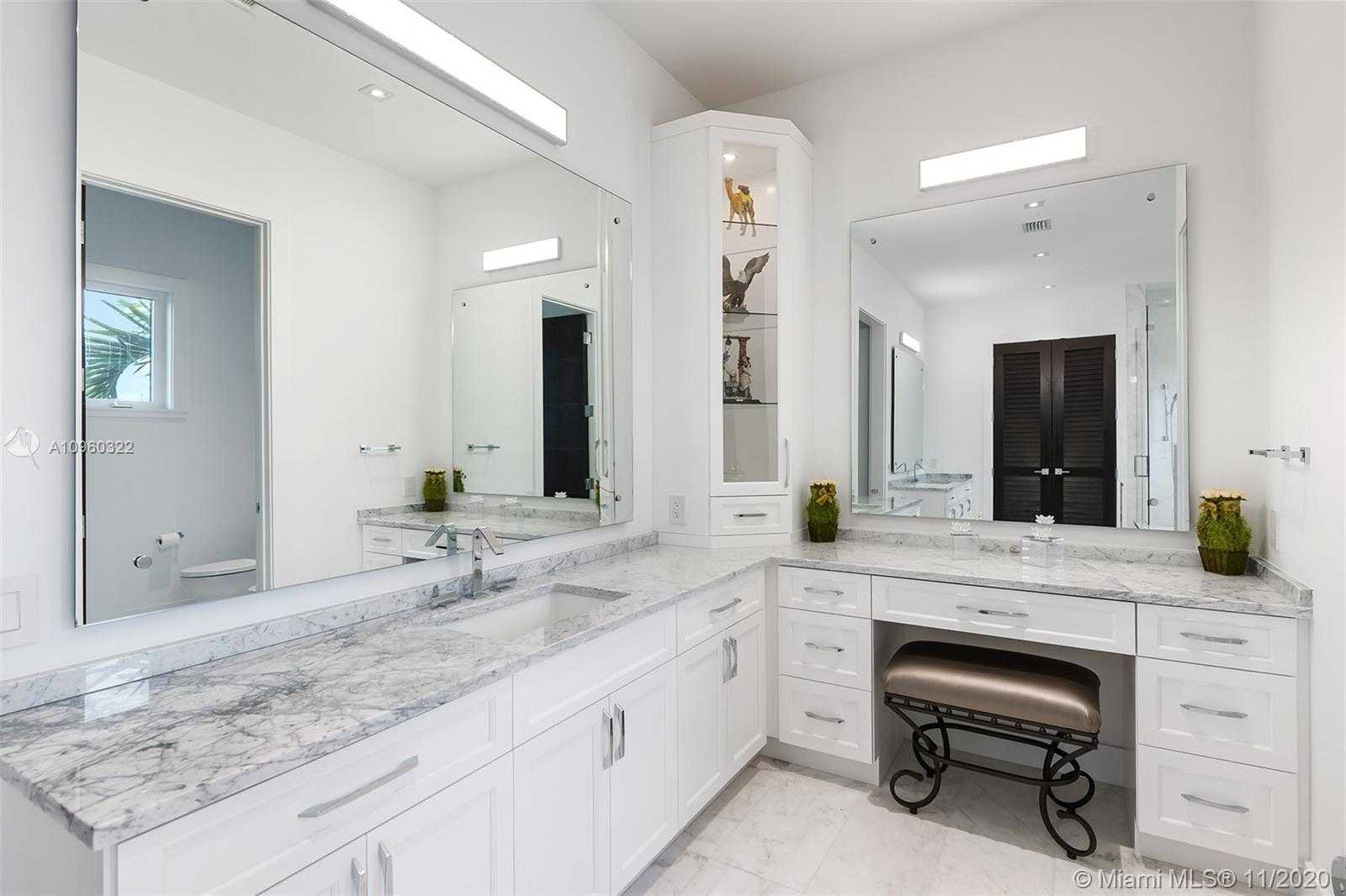 Small Image of 5555 SOUTH WEST 76TH ST, South Miami Number 43