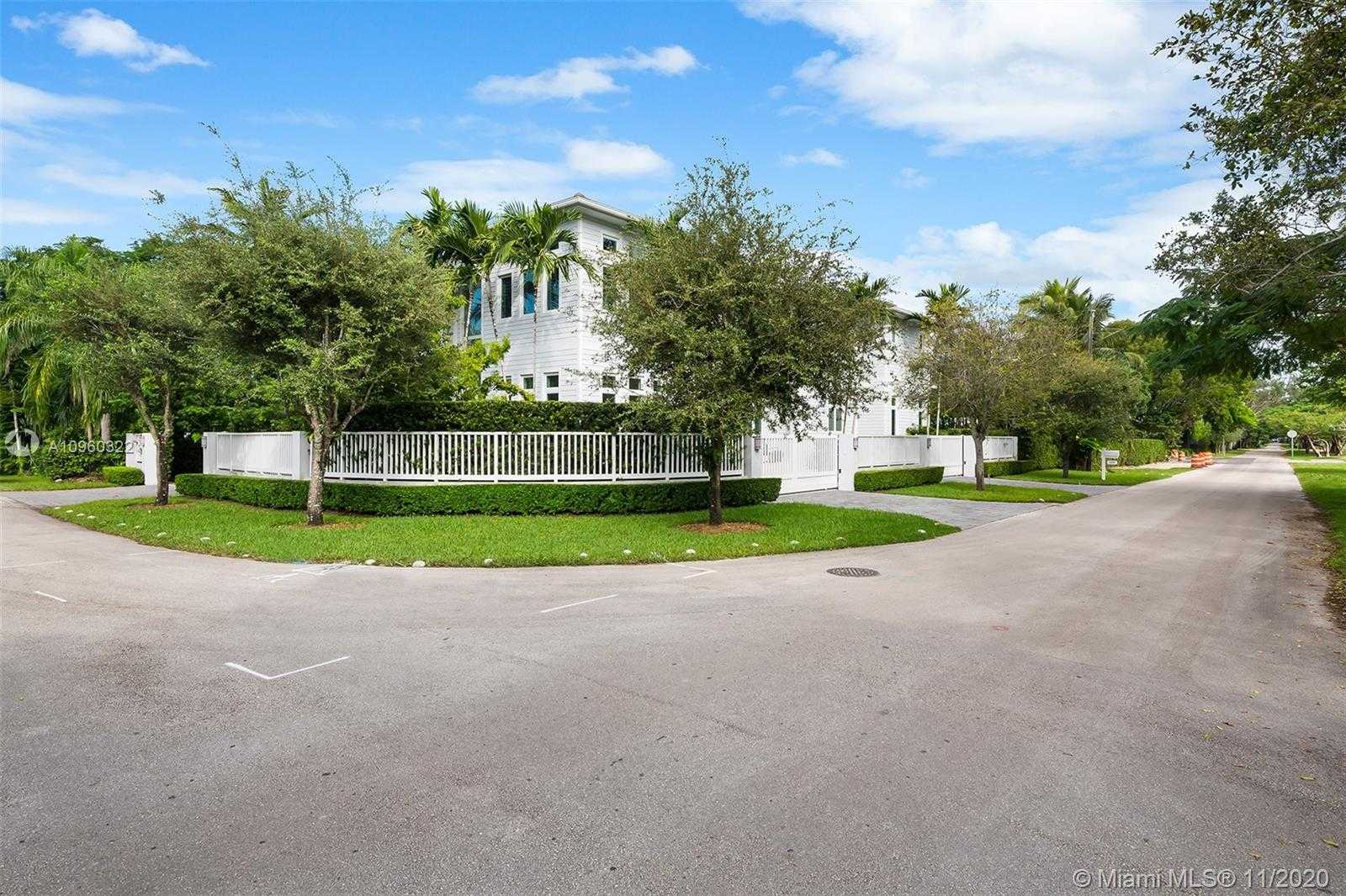 Small Image of 5555 SOUTH WEST 76TH ST, South Miami Number 7