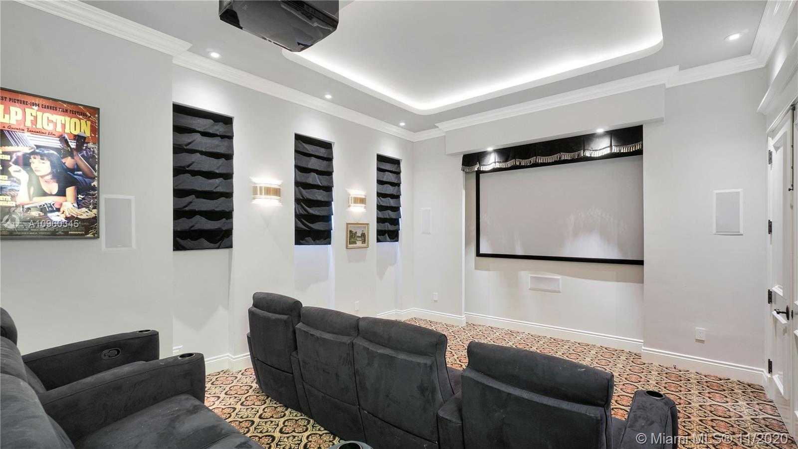 Small Image of 9320 GALLARDO ST, Coral Gables Number 10