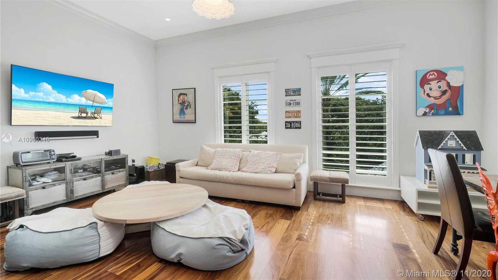 Small Image of 9320 GALLARDO ST, Coral Gables Number 11