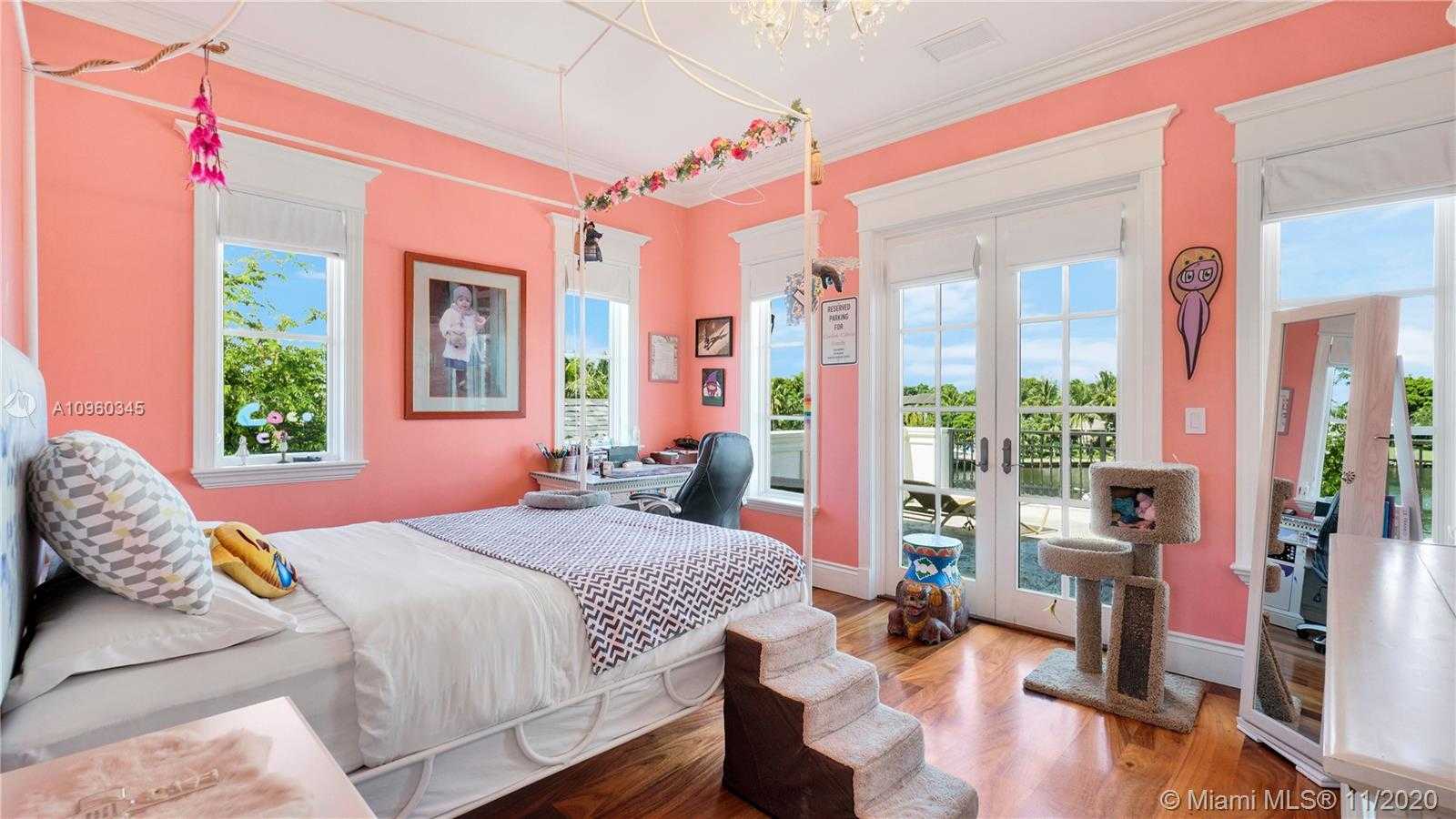 Small Image of 9320 GALLARDO ST, Coral Gables Number 12