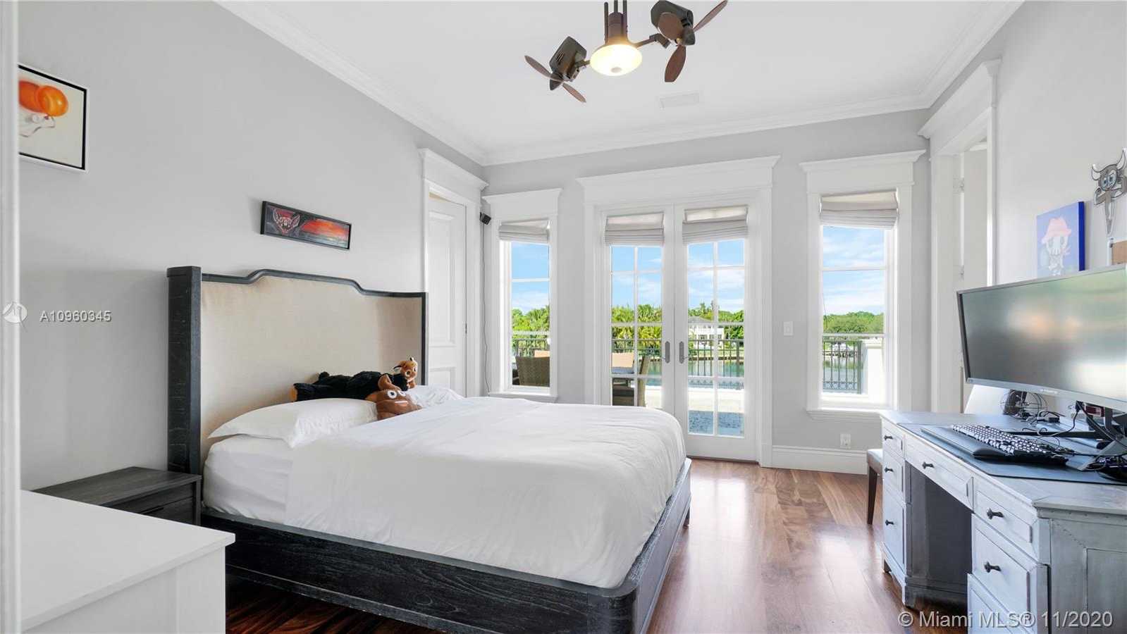 Small Image of 9320 GALLARDO ST, Coral Gables Number 17