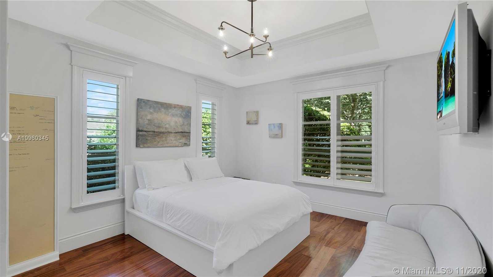 Small Image of 9320 GALLARDO ST, Coral Gables Number 20