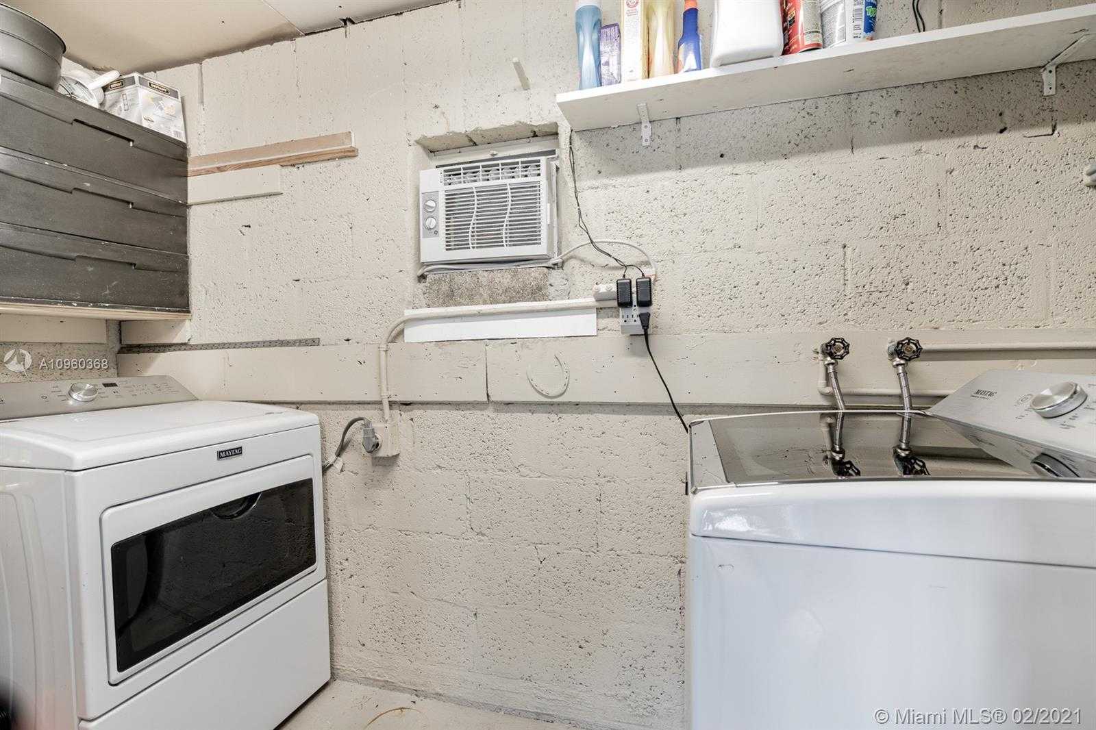 Small Image of 2650 SOUTH WEST 12TH TER, Fort Lauderdale Number 16