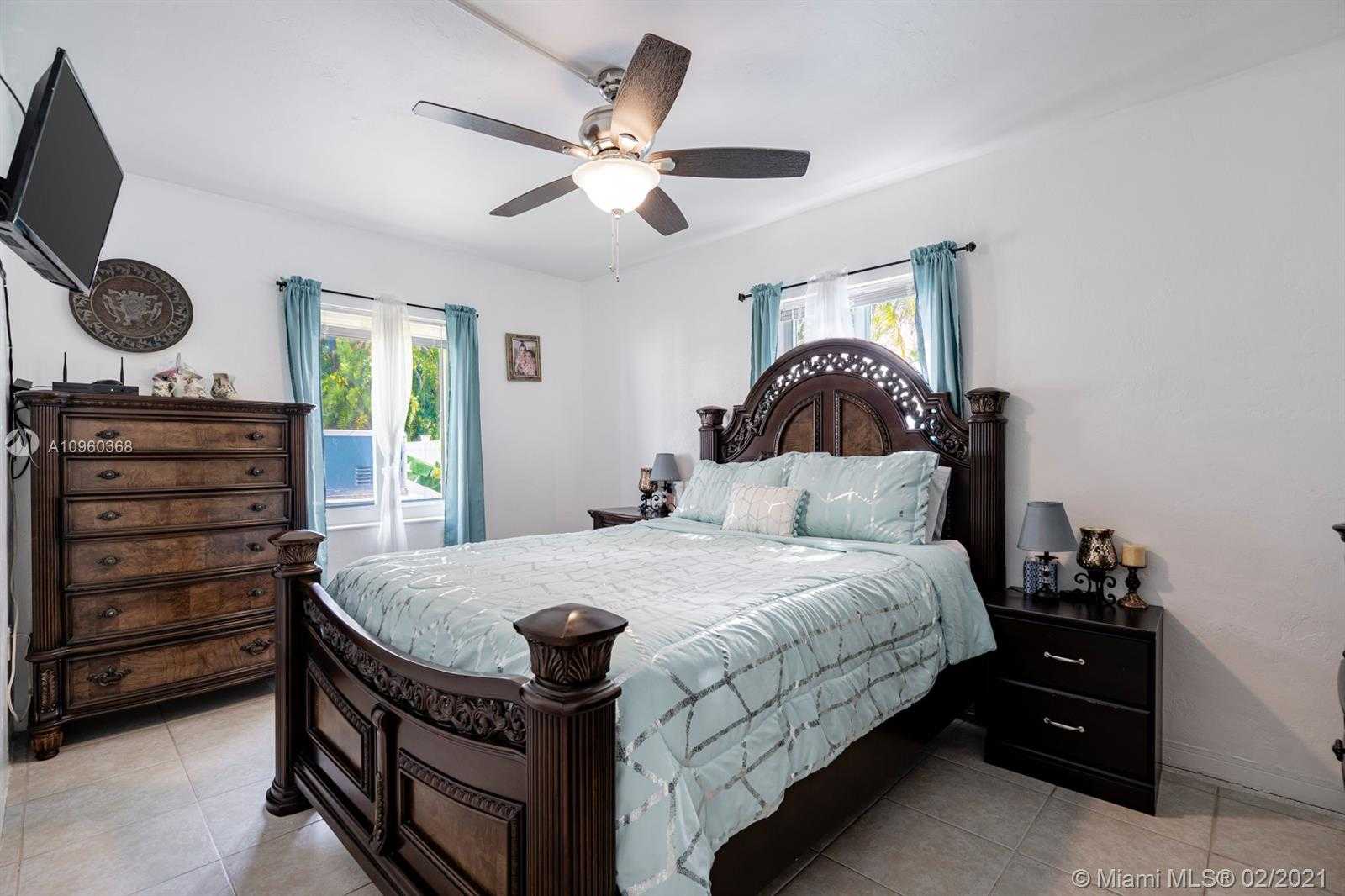 Small Image of 2650 SOUTH WEST 12TH TER, Fort Lauderdale Number 34
