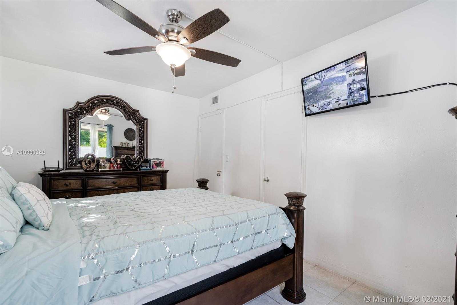 Small Image of 2650 SOUTH WEST 12TH TER, Fort Lauderdale Number 35