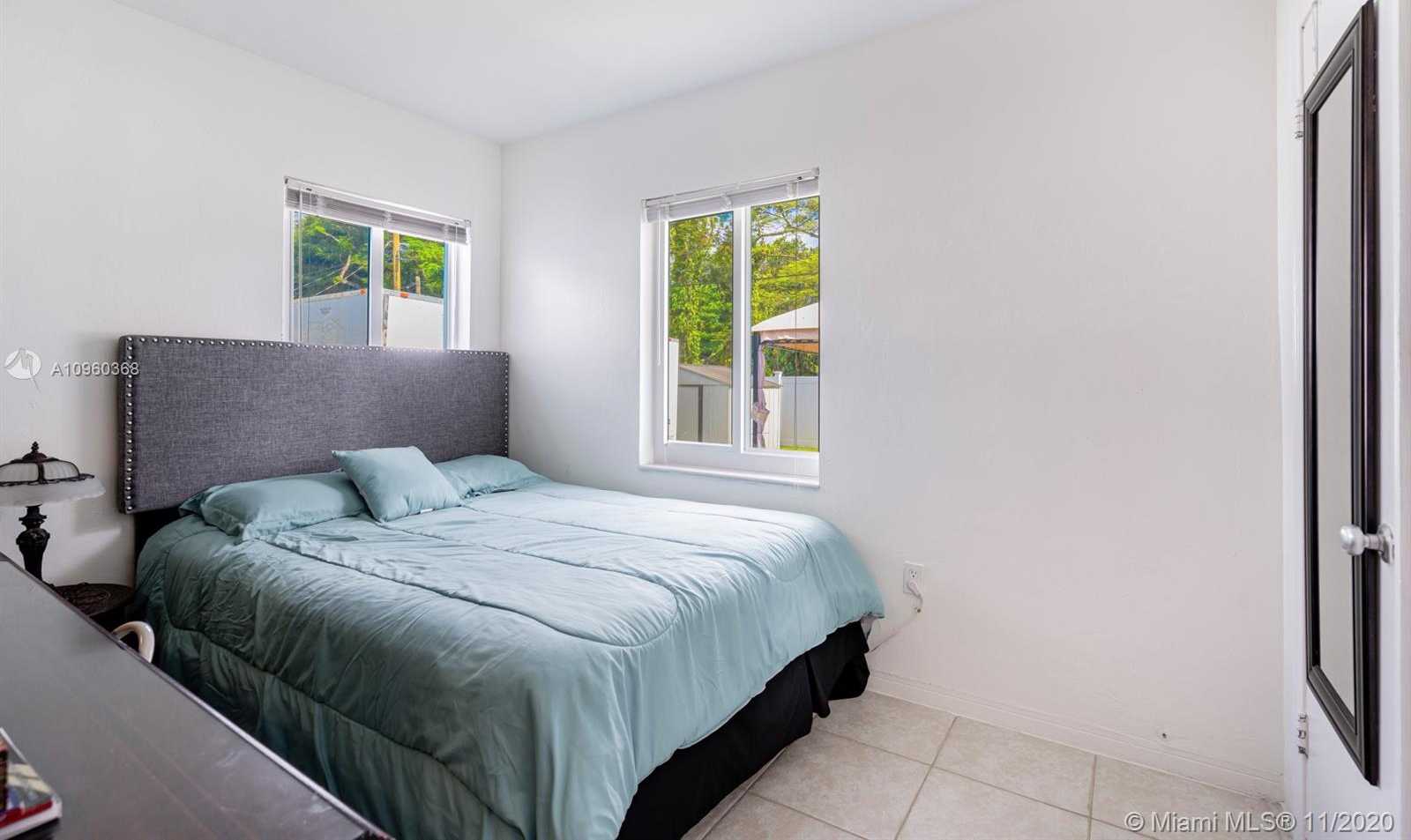 Small Image of 2650 SOUTH WEST 12TH TER, Fort Lauderdale Number 36