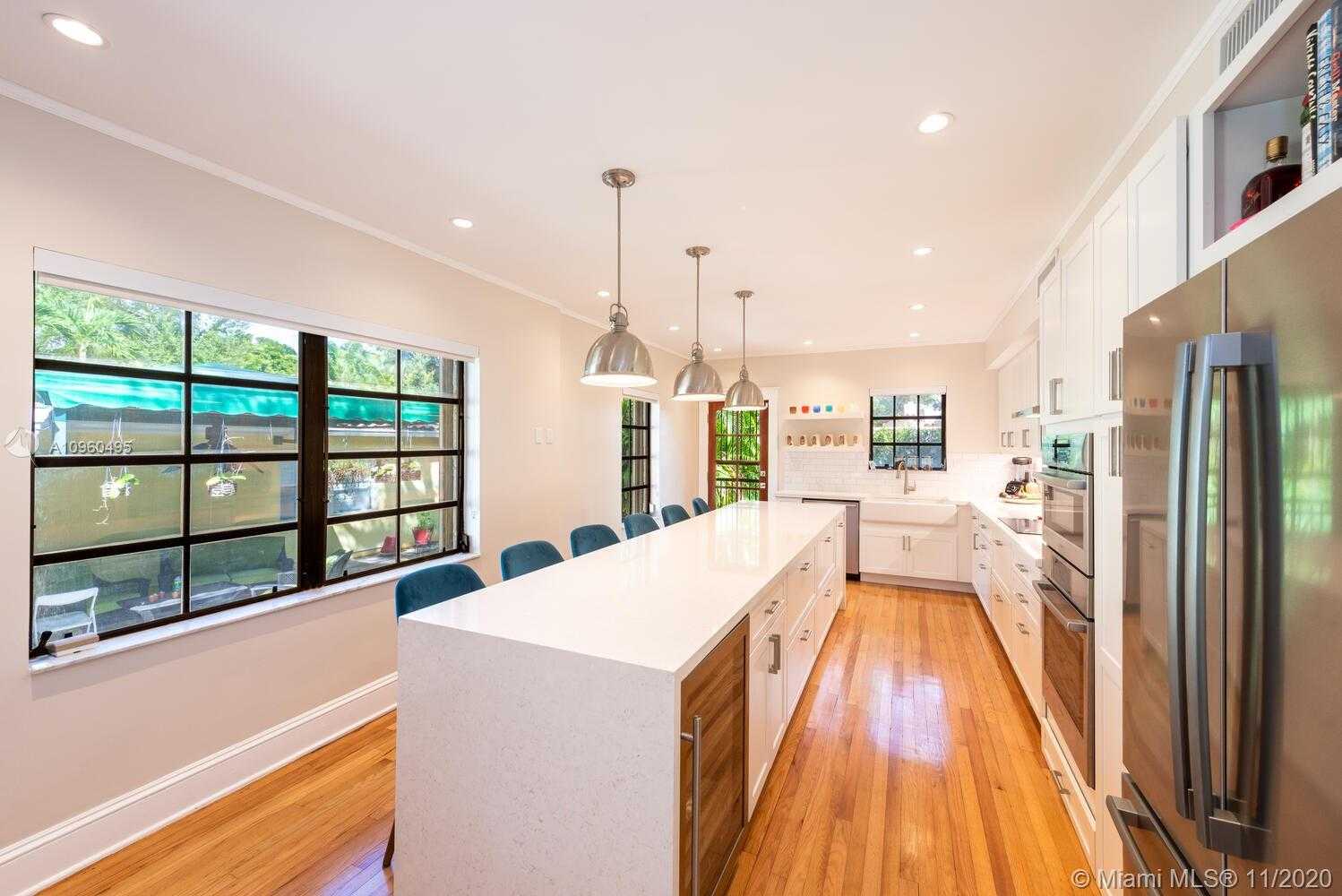 Small Image of 529 NAVARRE AVE, Coral Gables Number 7