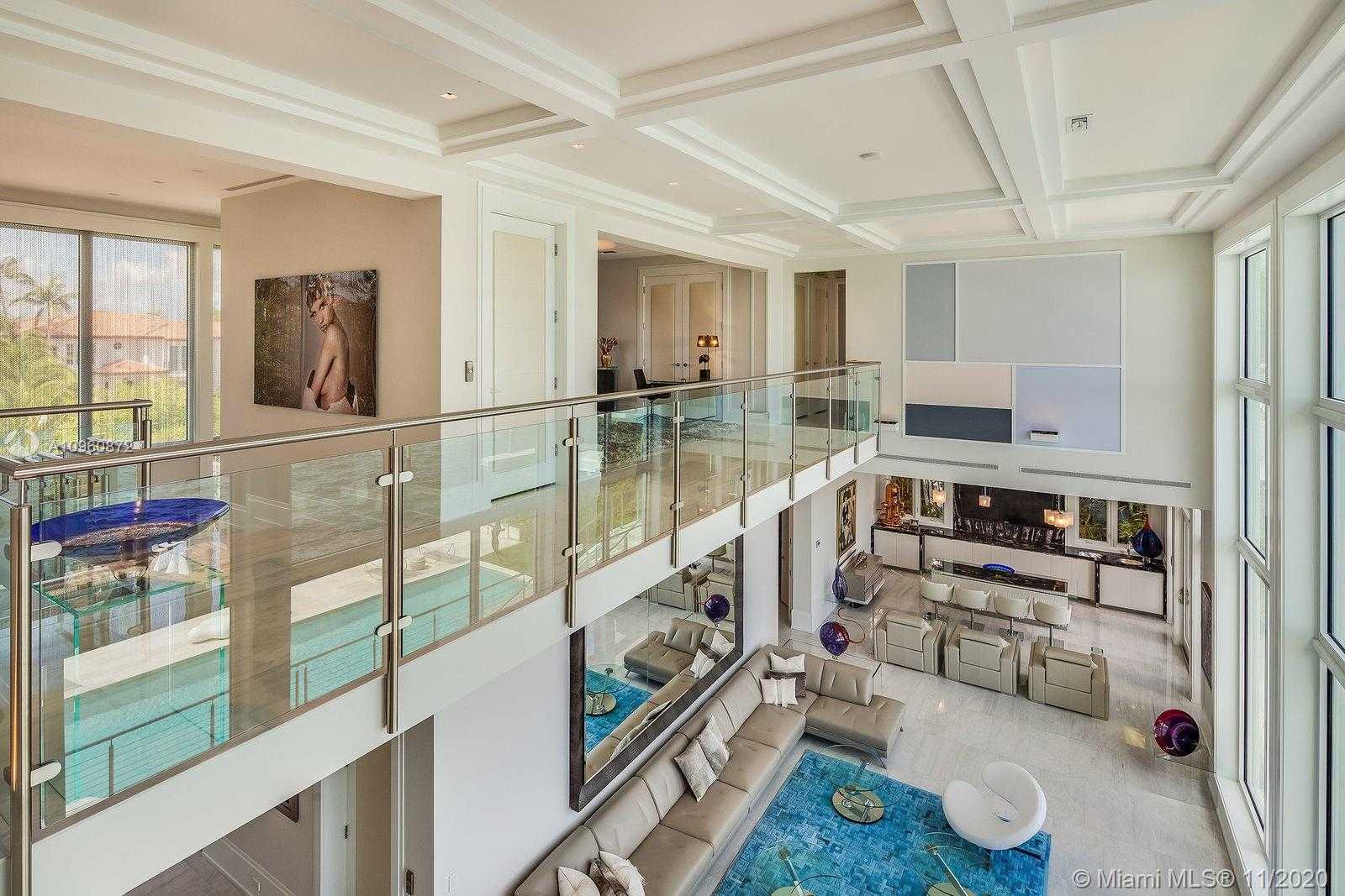 Small Image of 6875 SUNRISE DR, Coral Gables Number 12