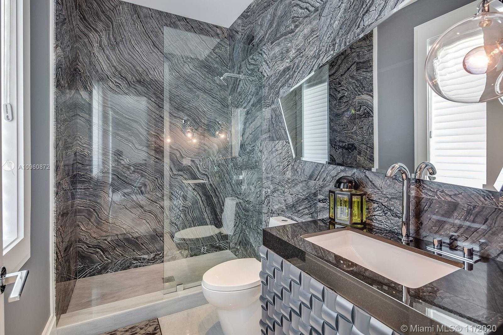 Small Image of 6875 SUNRISE DR, Coral Gables Number 17