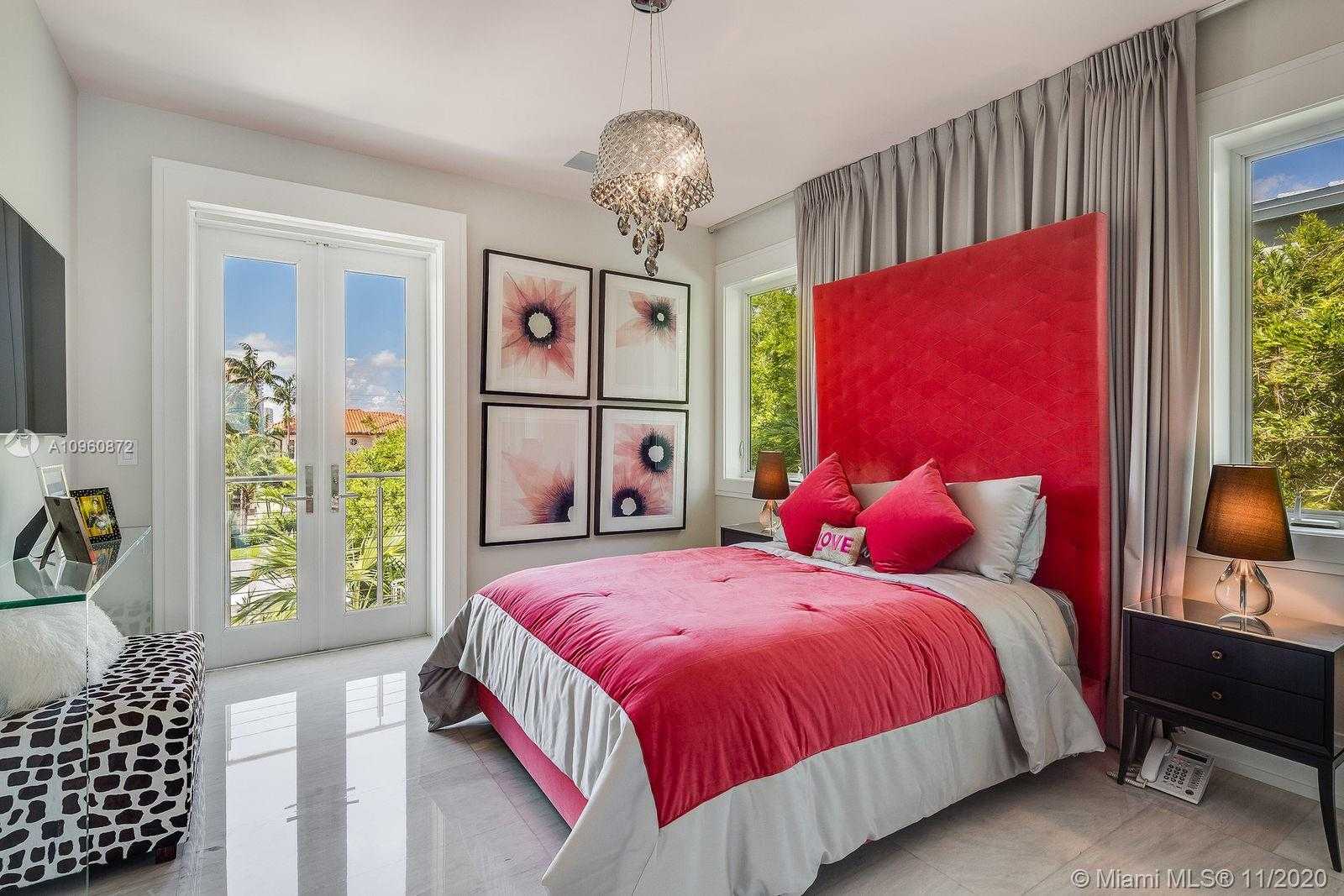 Small Image of 6875 SUNRISE DR, Coral Gables Number 18