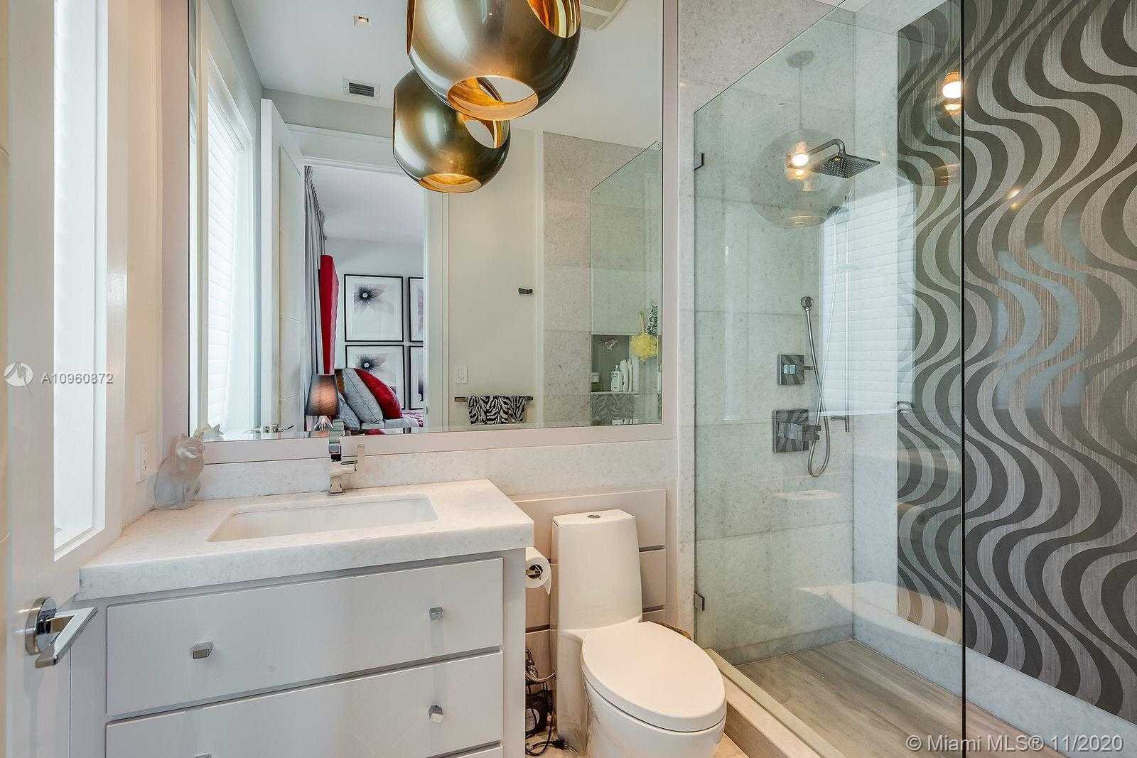 Small Image of 6875 SUNRISE DR, Coral Gables Number 19