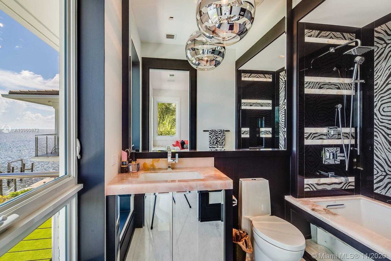 Small Image of 6875 SUNRISE DR, Coral Gables Number 21