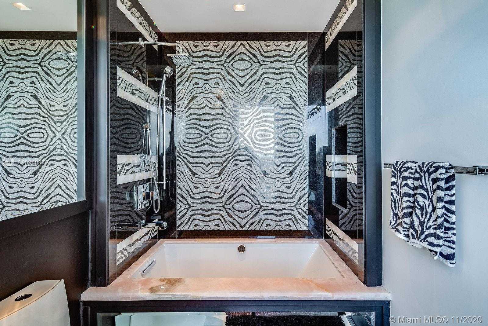Small Image of 6875 SUNRISE DR, Coral Gables Number 22