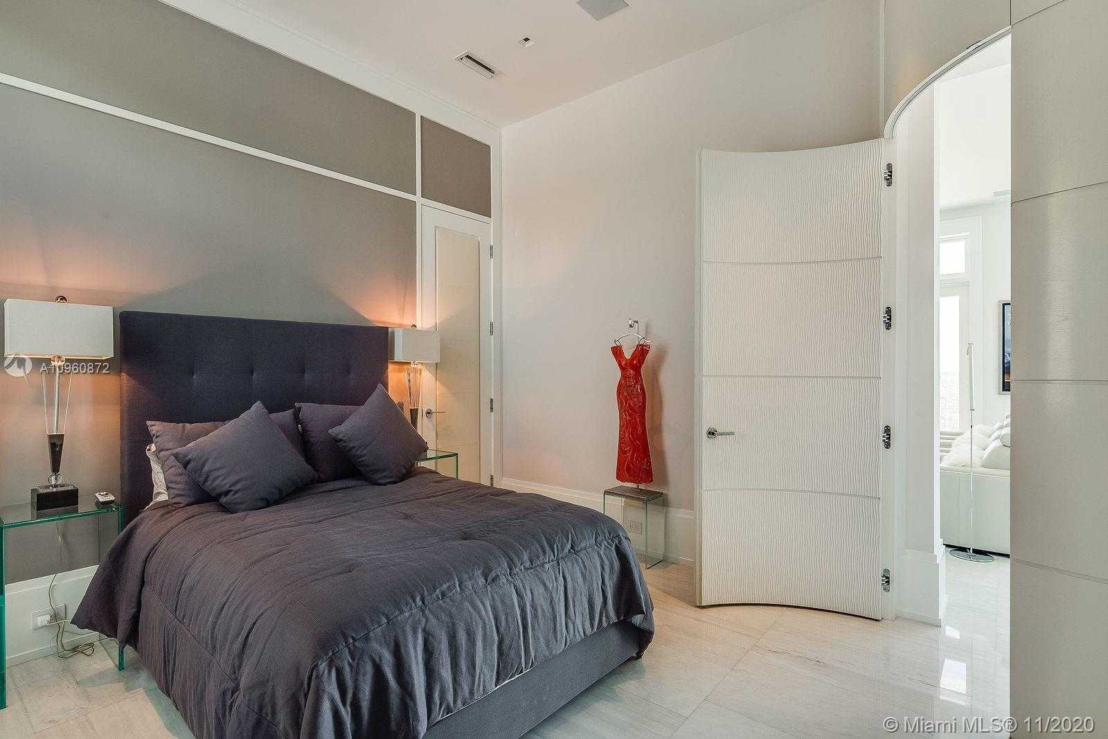 Small Image of 6875 SUNRISE DR, Coral Gables Number 23