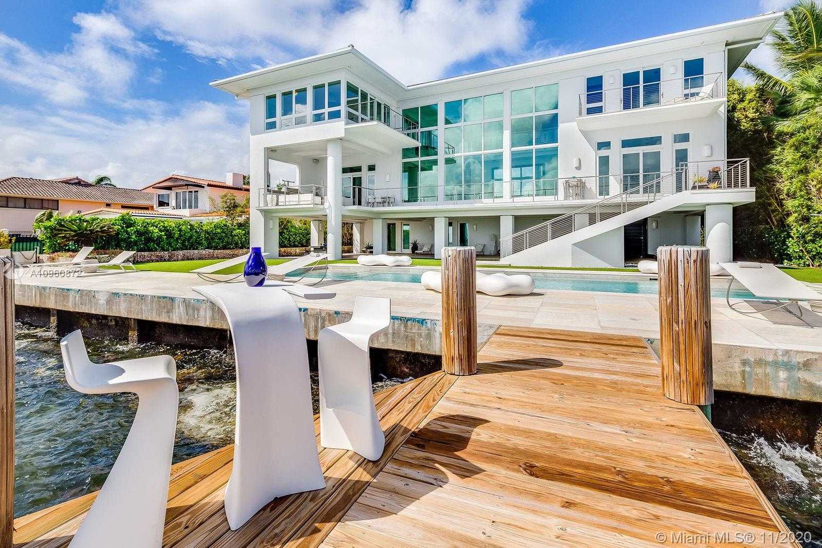 Small Image of 6875 SUNRISE DR, Coral Gables Number 25
