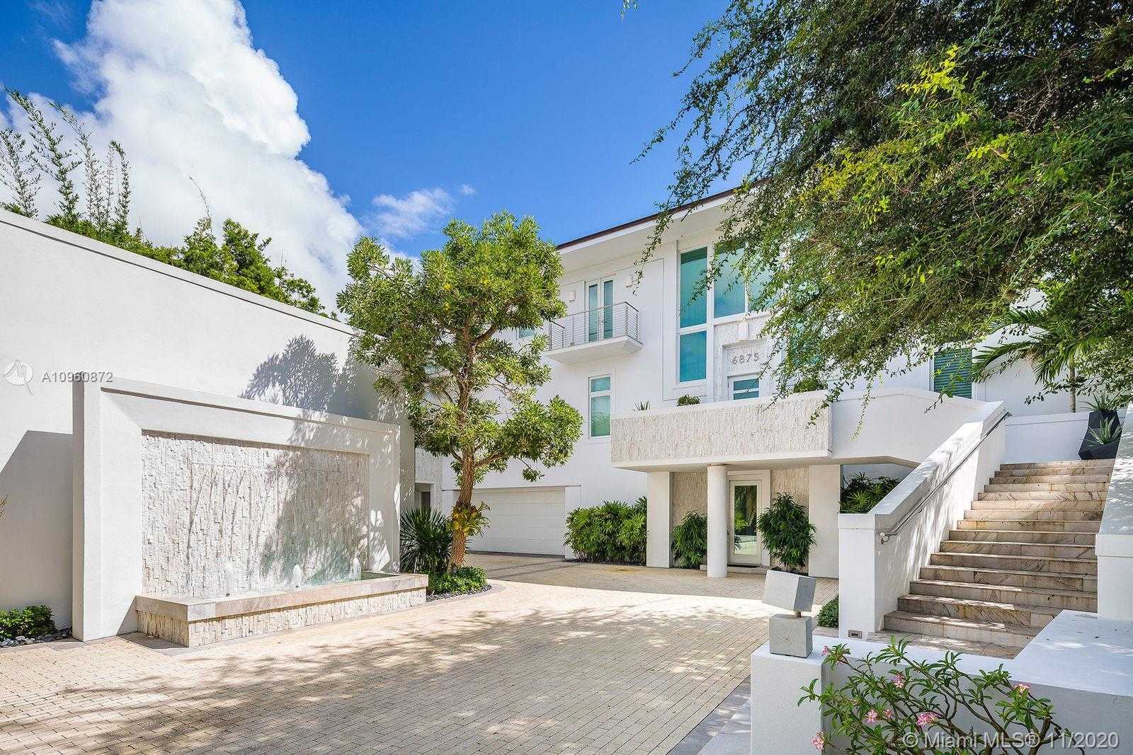 Small Image of 6875 SUNRISE DR, Coral Gables Number 32