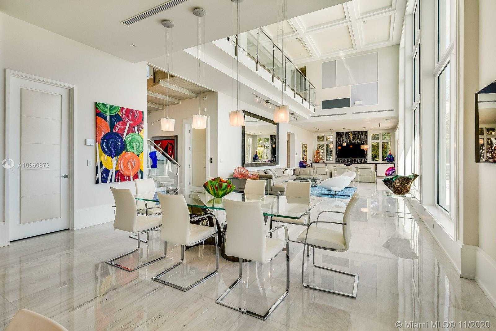 Small Image of 6875 SUNRISE DR, Coral Gables Number 5