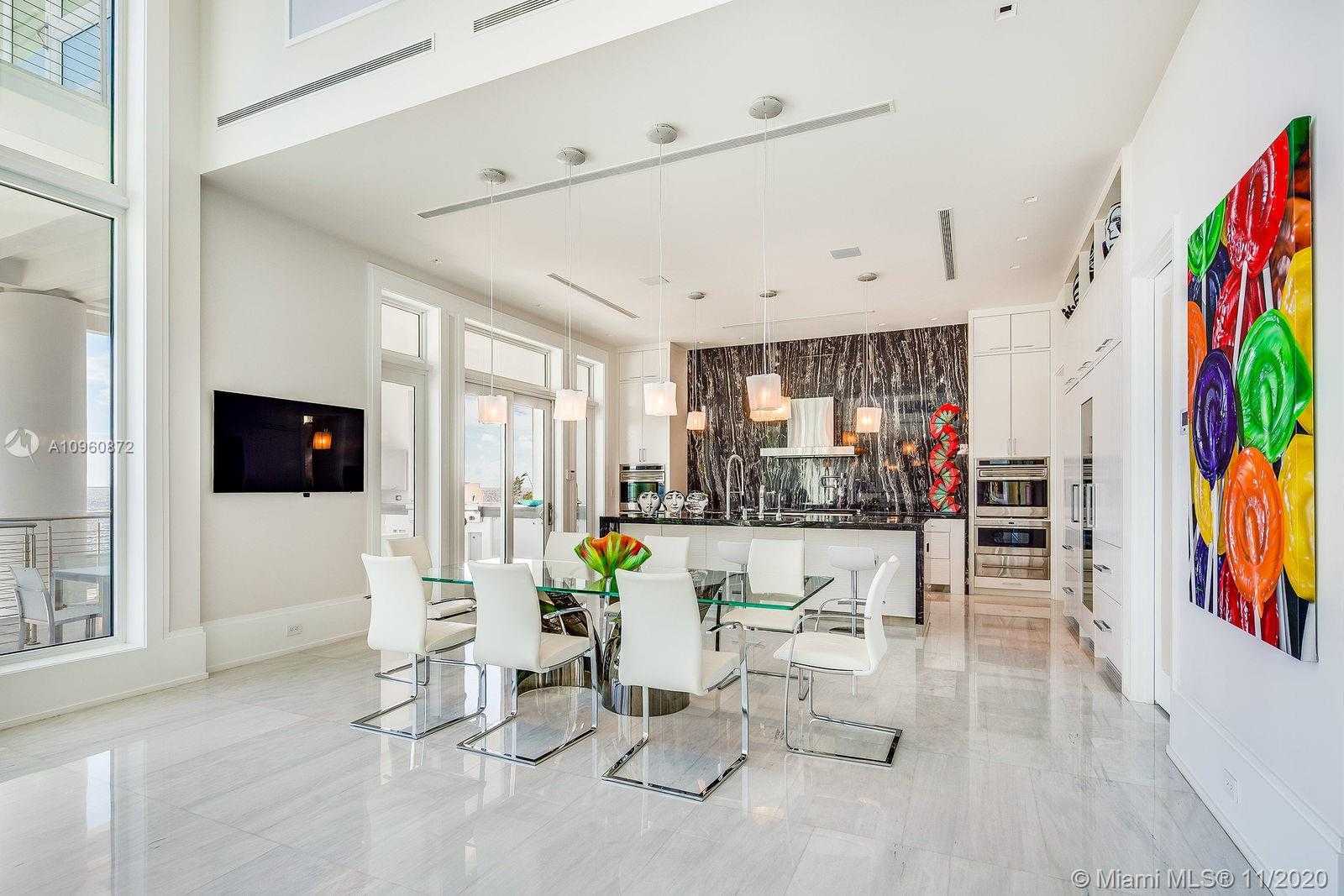 Small Image of 6875 SUNRISE DR, Coral Gables Number 7
