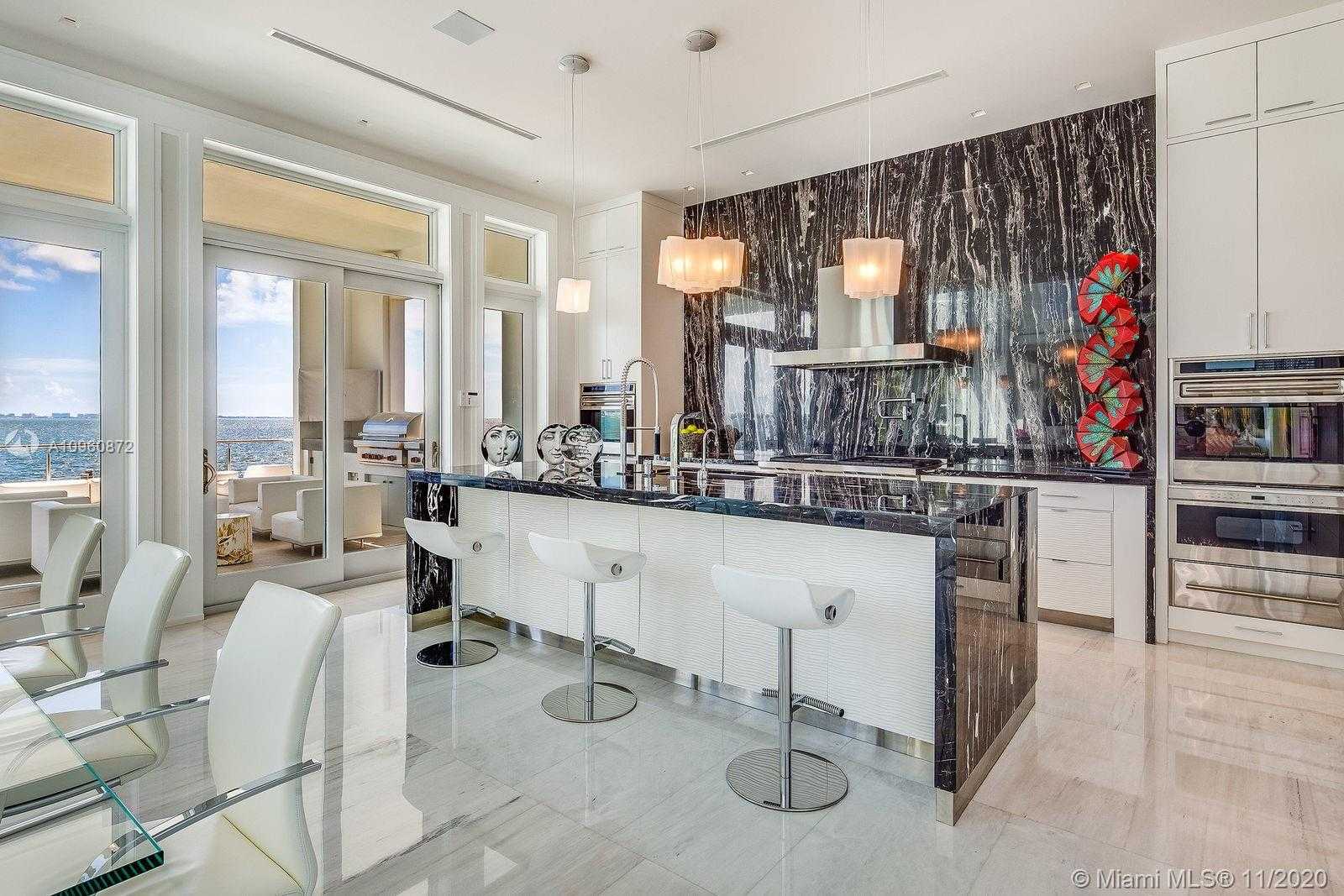 Small Image of 6875 SUNRISE DR, Coral Gables Number 8