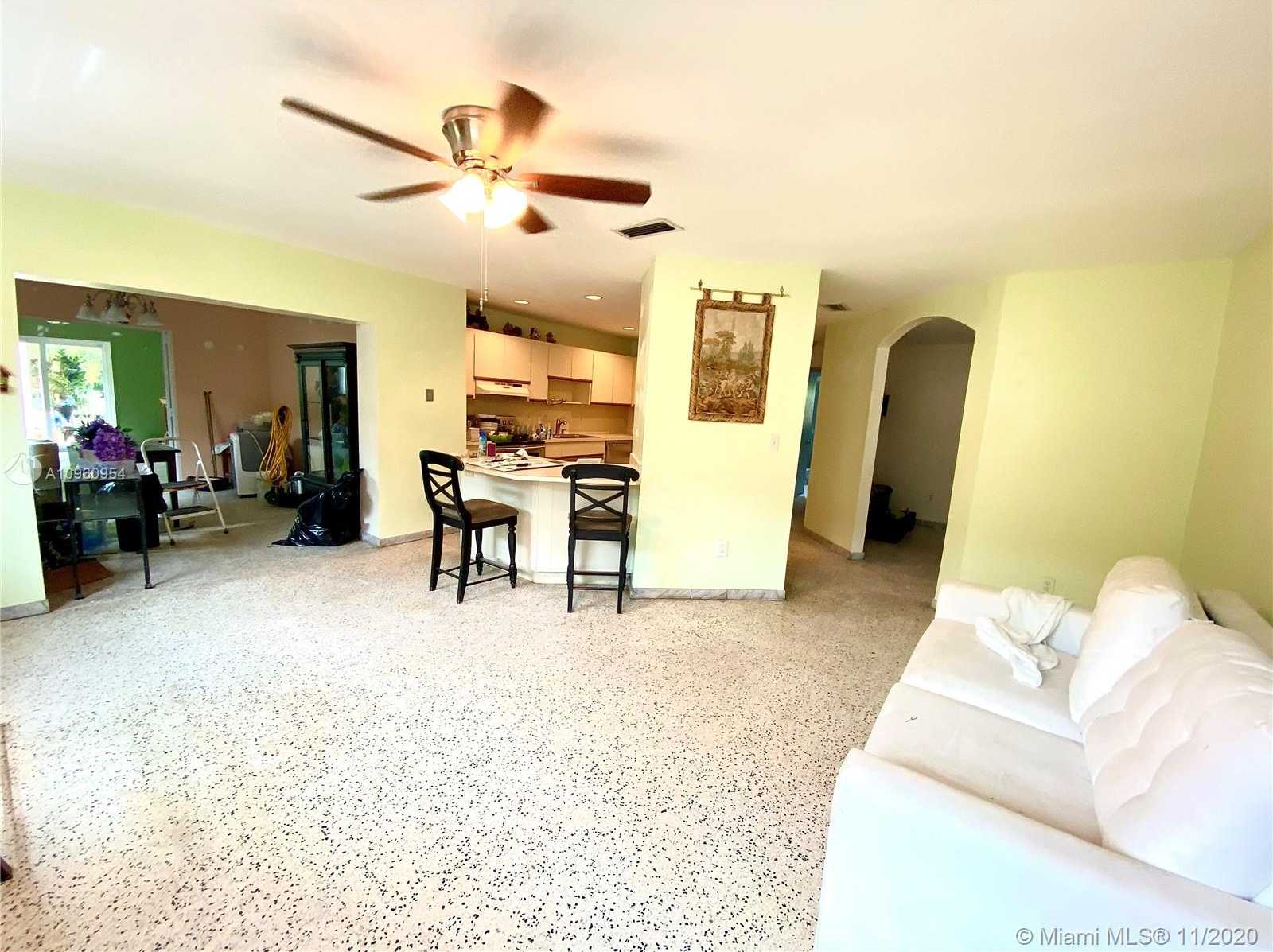 Small Image of 6210 SOUTH WEST 38TH ST, Miami Number 2