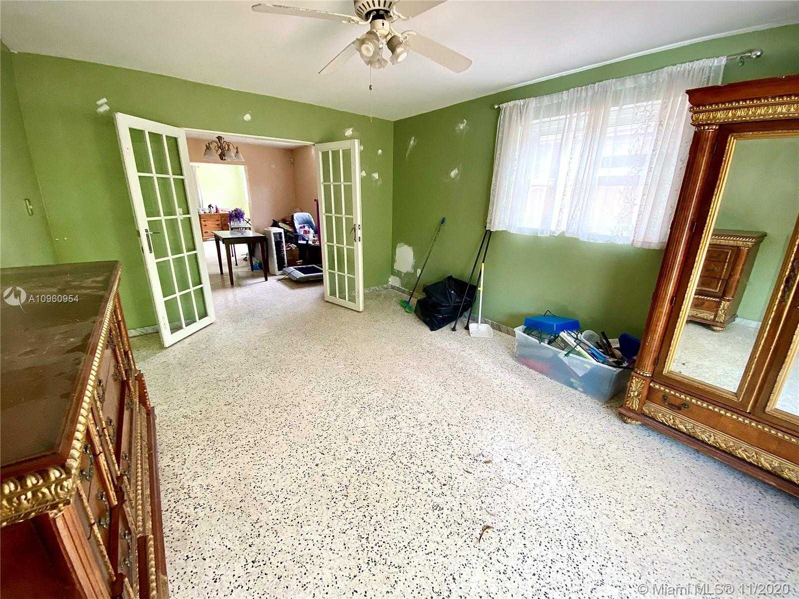 Small Image of 6210 SOUTH WEST 38TH ST, Miami Number 4