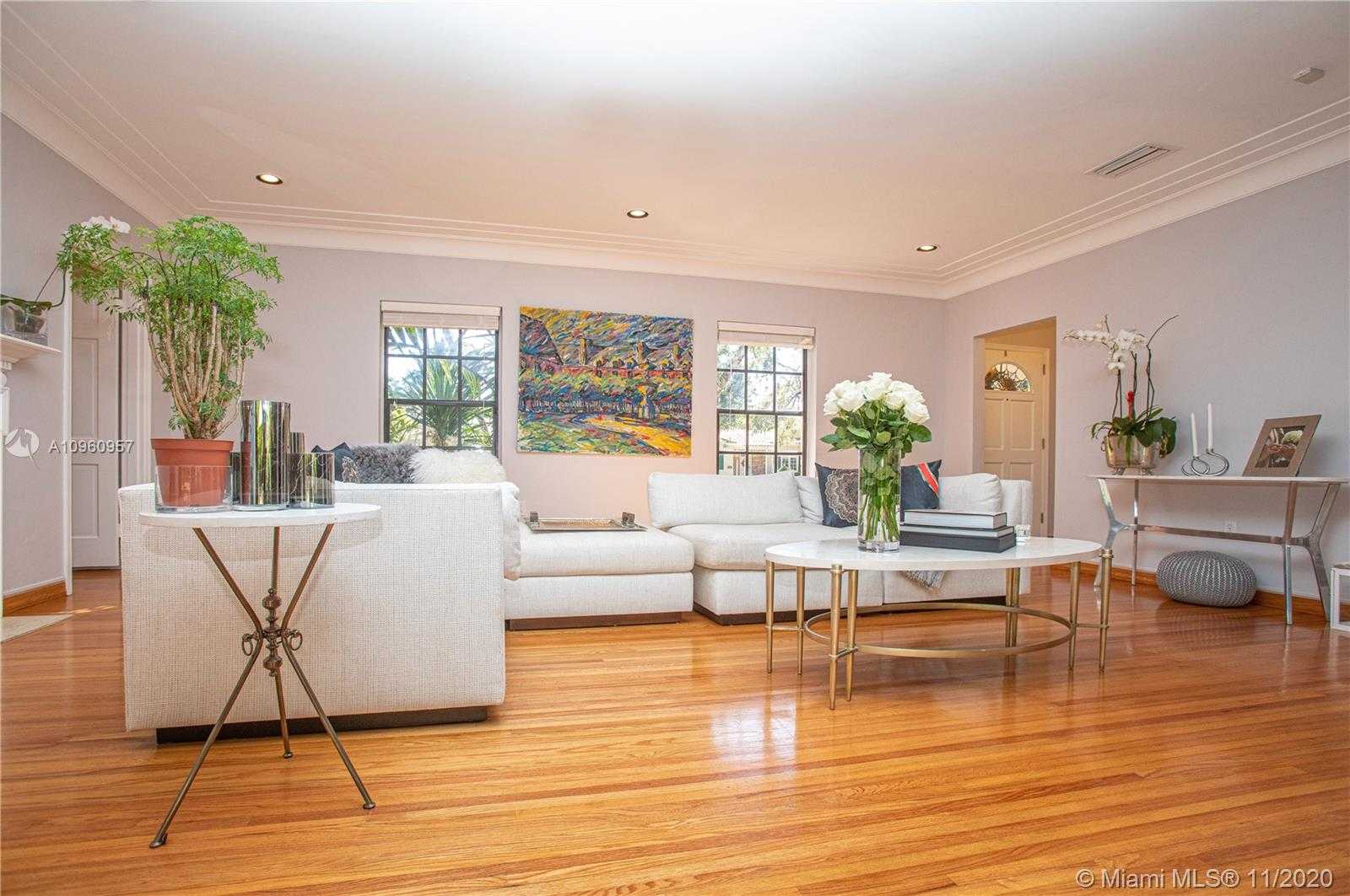 Small Image of 1037 MALAGA AVE, Coral Gables Number 11