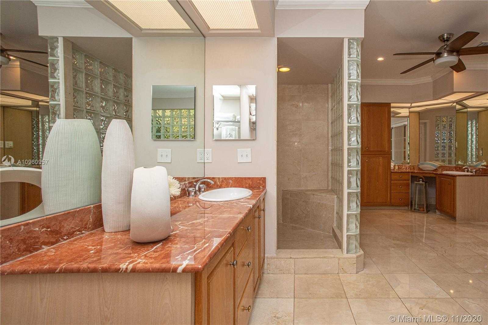 Small Image of 1037 MALAGA AVE, Coral Gables Number 15