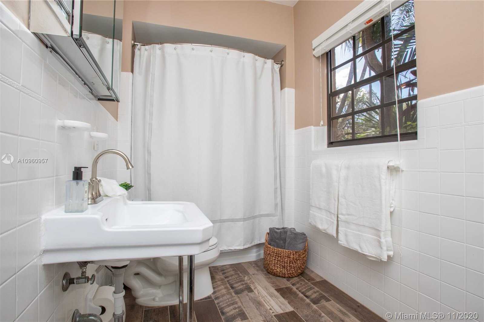 Small Image of 1037 MALAGA AVE, Coral Gables Number 18